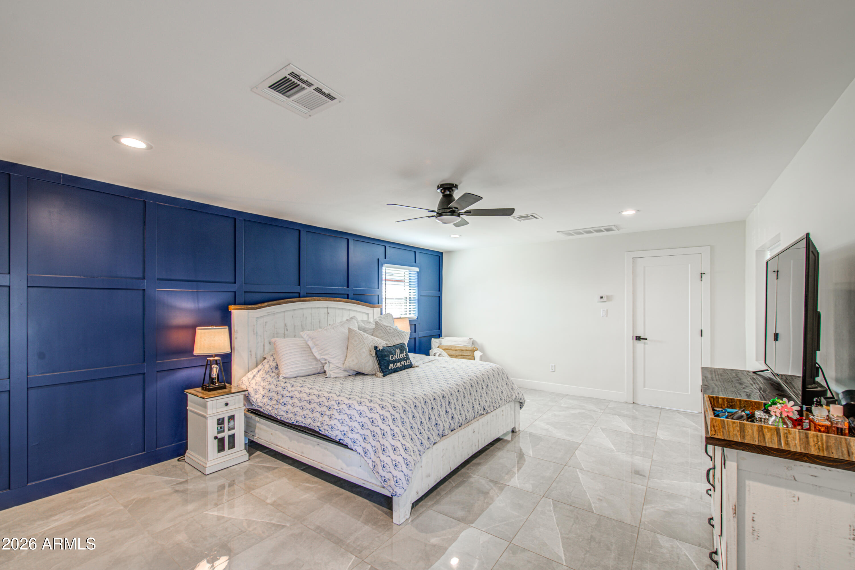 SOUTH COUNTRY CLUB MANOR - Residential