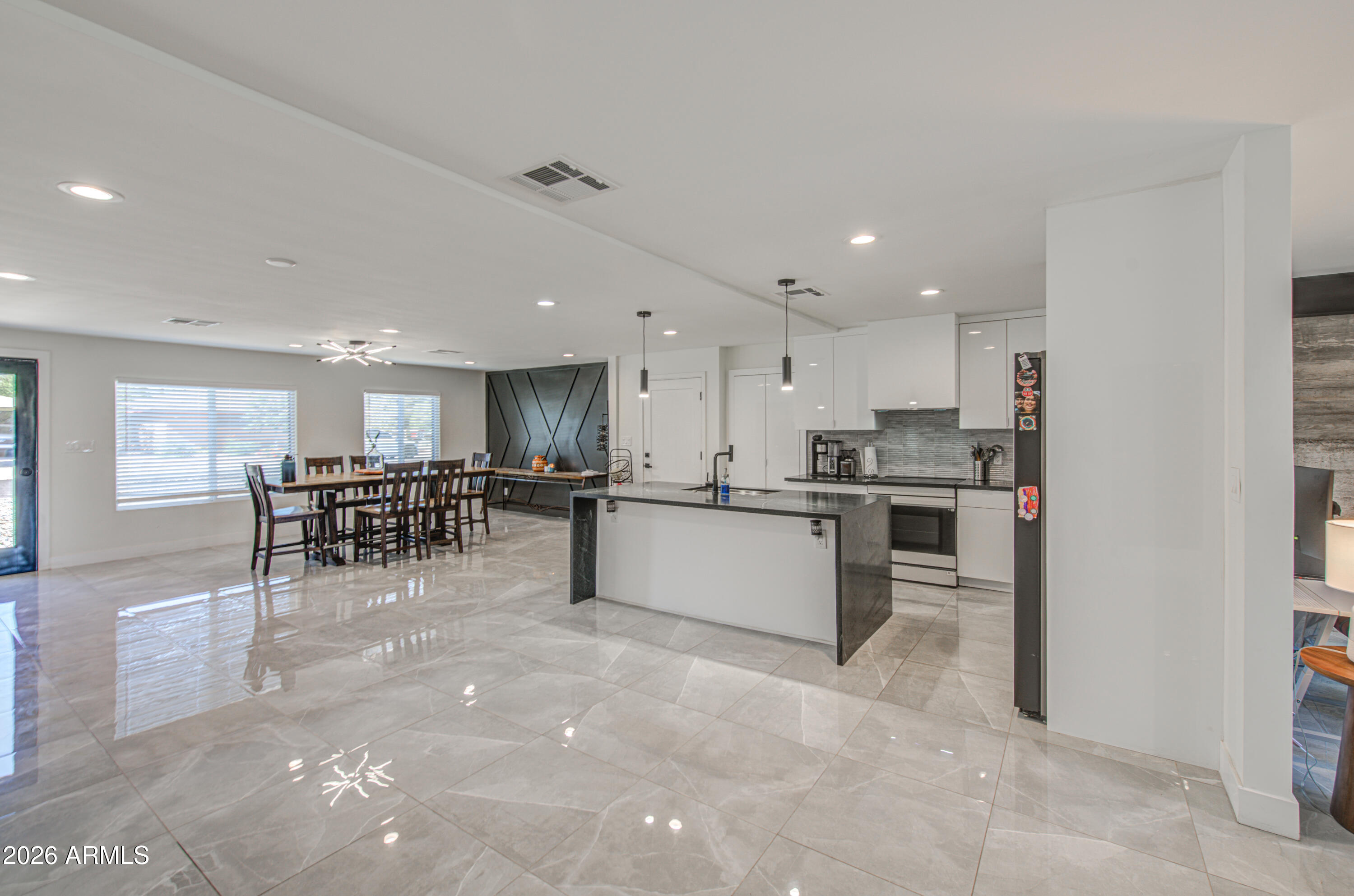 SOUTH COUNTRY CLUB MANOR - Residential