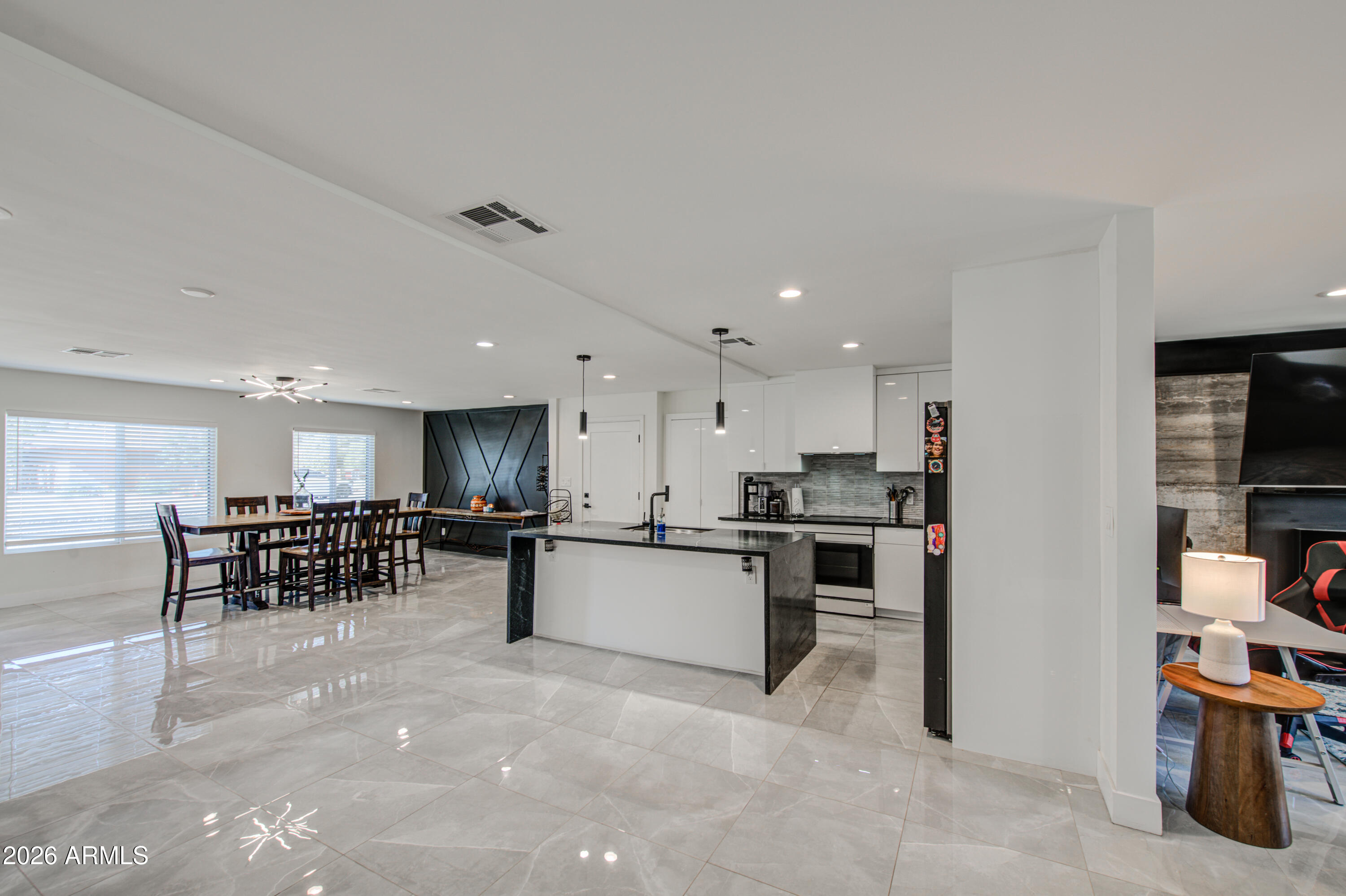 SOUTH COUNTRY CLUB MANOR - Residential