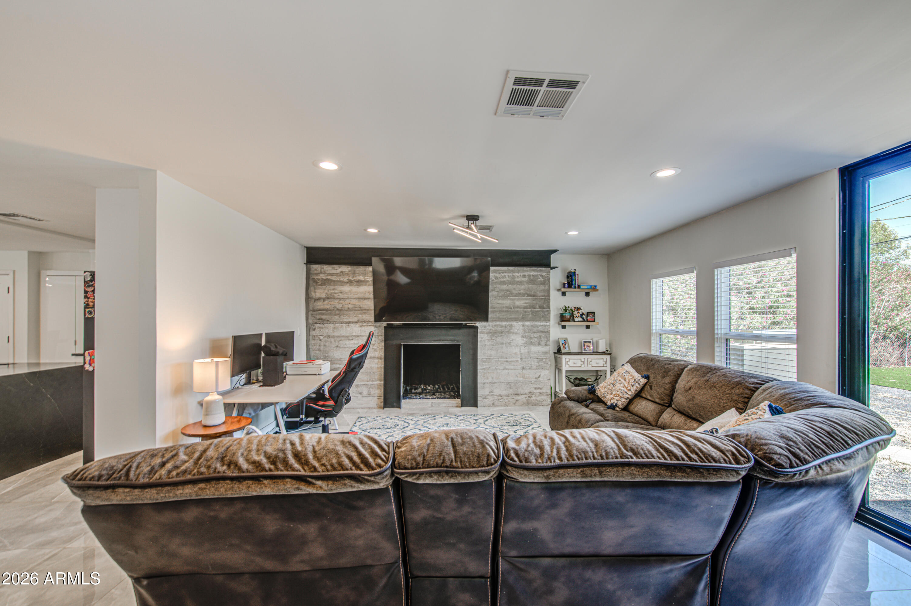 SOUTH COUNTRY CLUB MANOR - Residential
