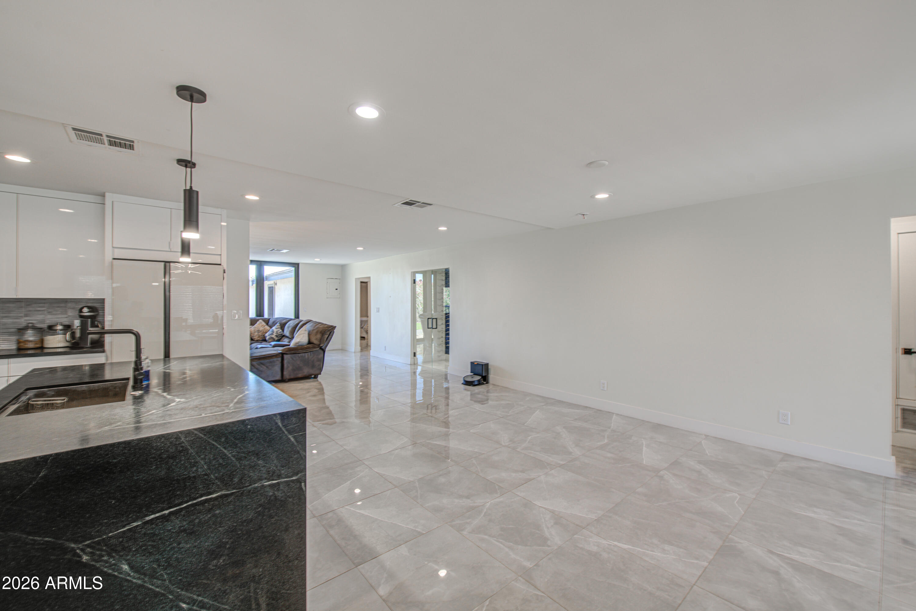 SOUTH COUNTRY CLUB MANOR - Residential