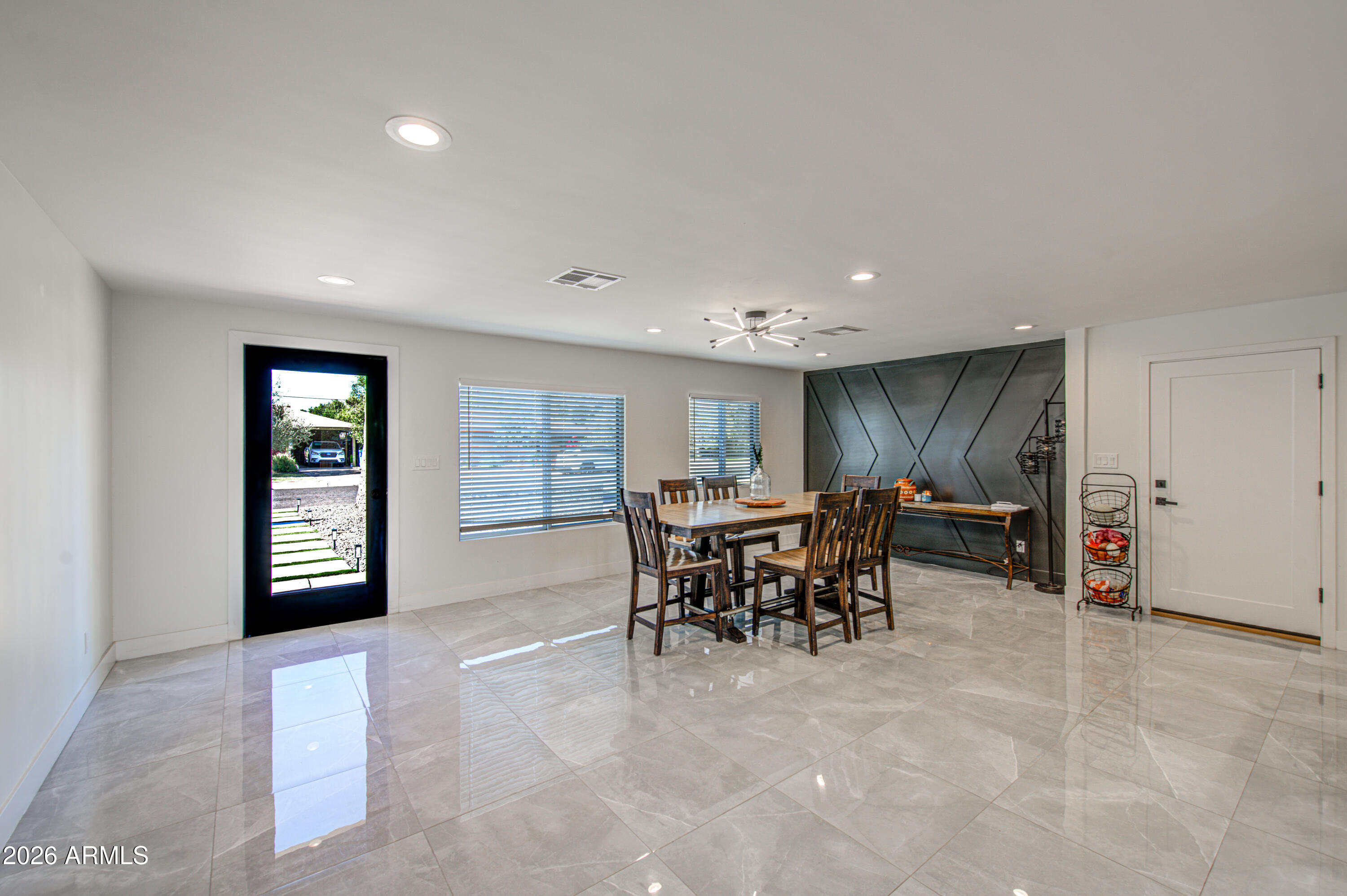 SOUTH COUNTRY CLUB MANOR - Residential