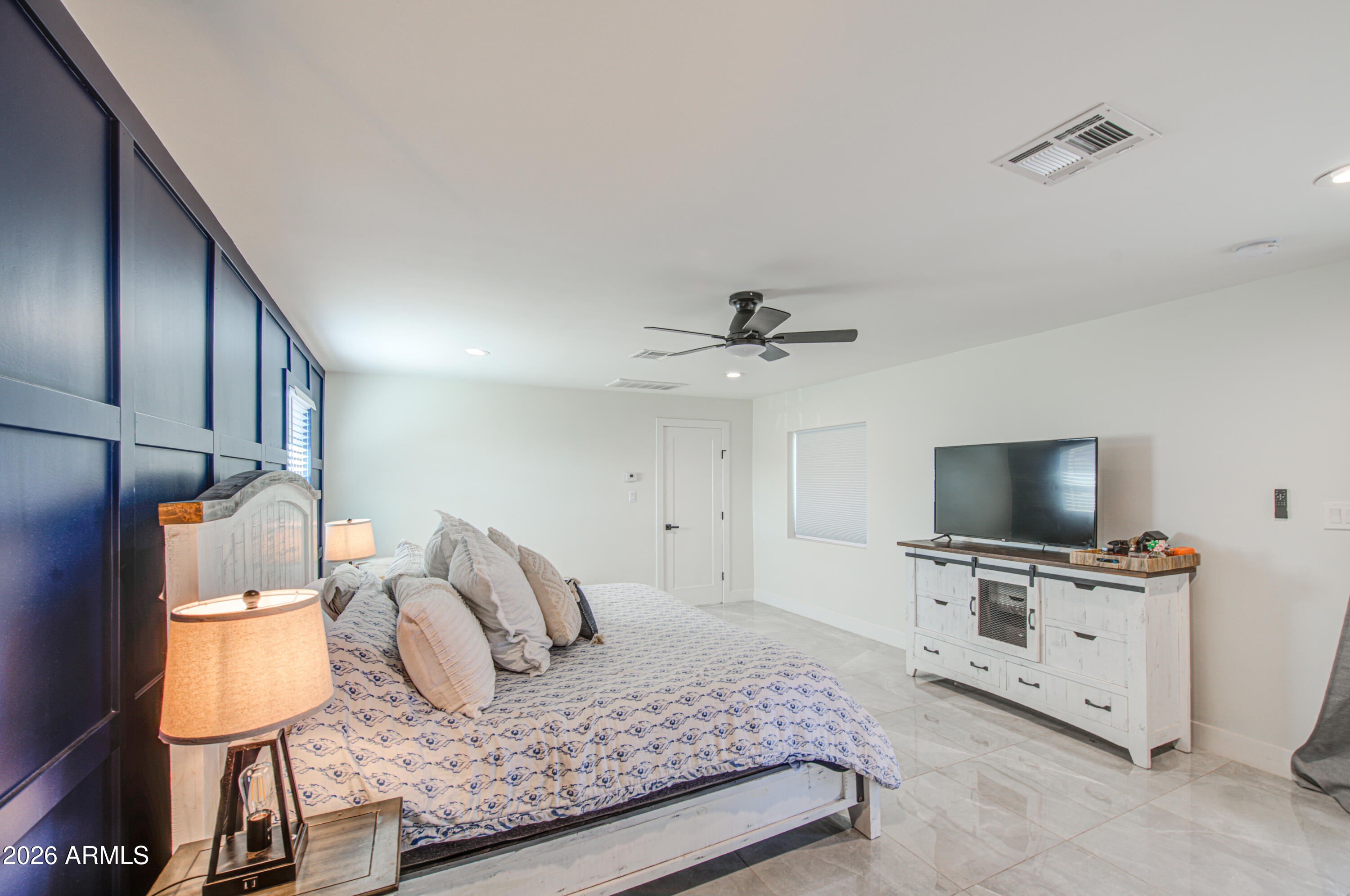 SOUTH COUNTRY CLUB MANOR - Residential