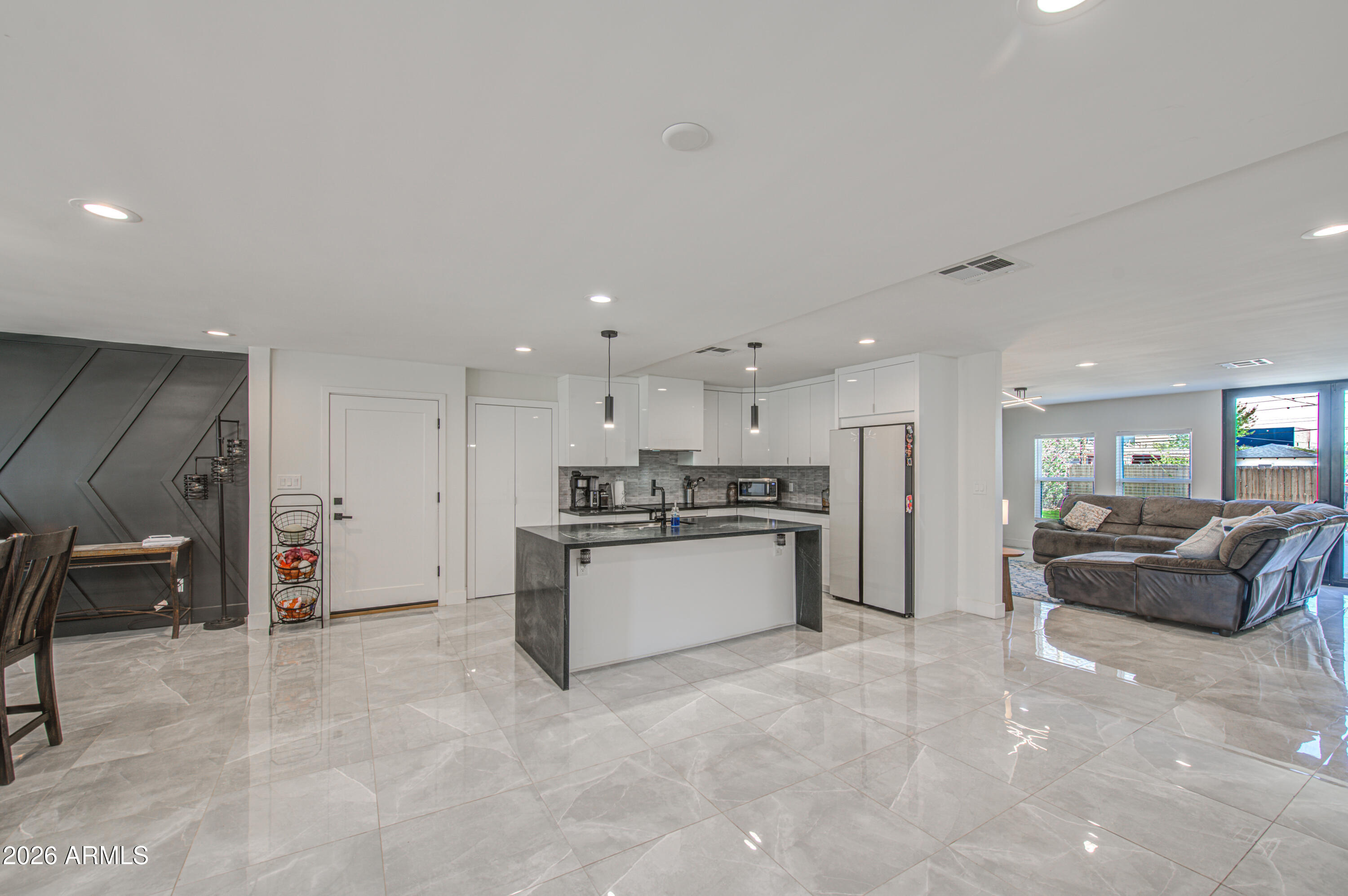SOUTH COUNTRY CLUB MANOR - Residential