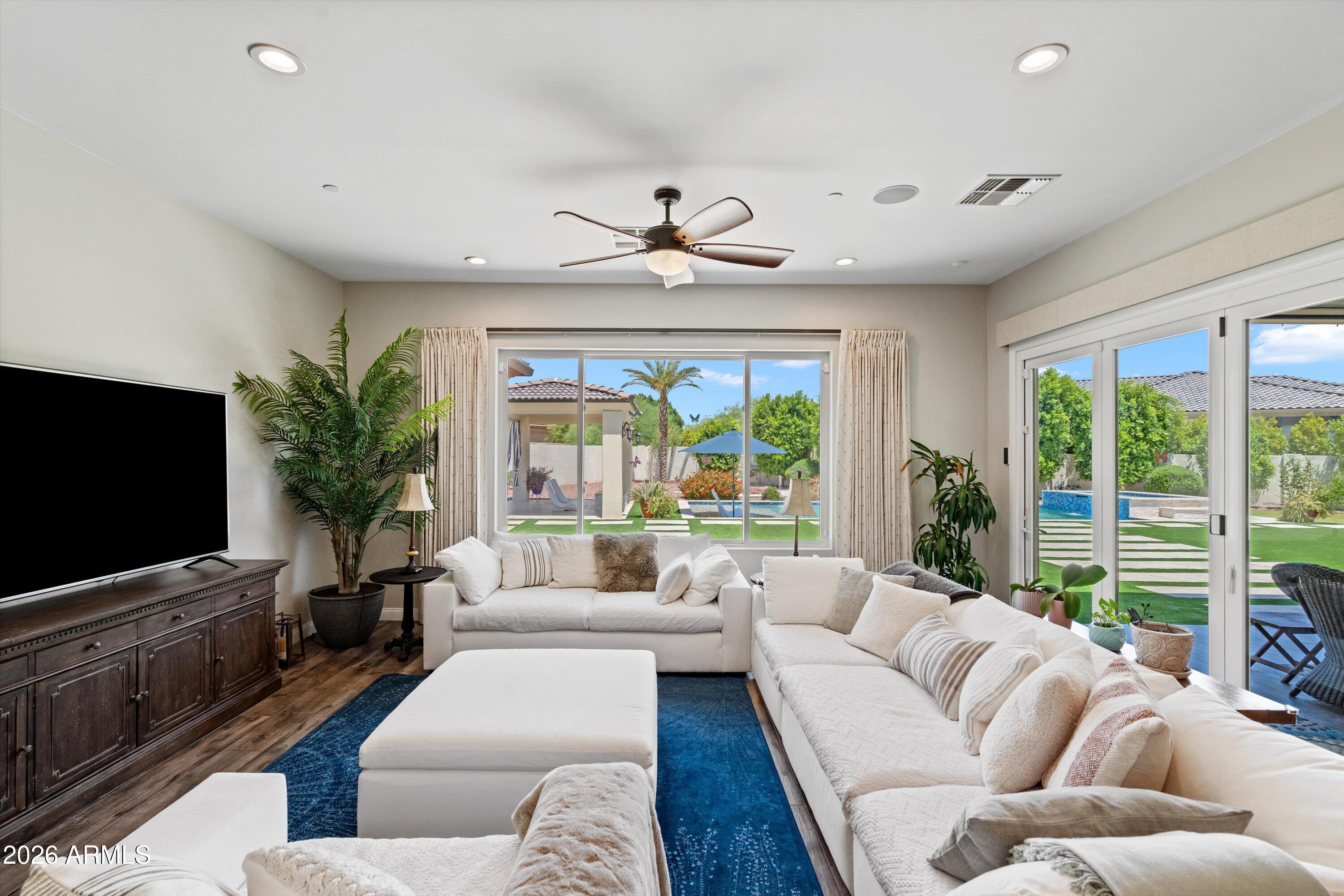 RUSSELL RANCH PHASE 3 REPLAT - Residential