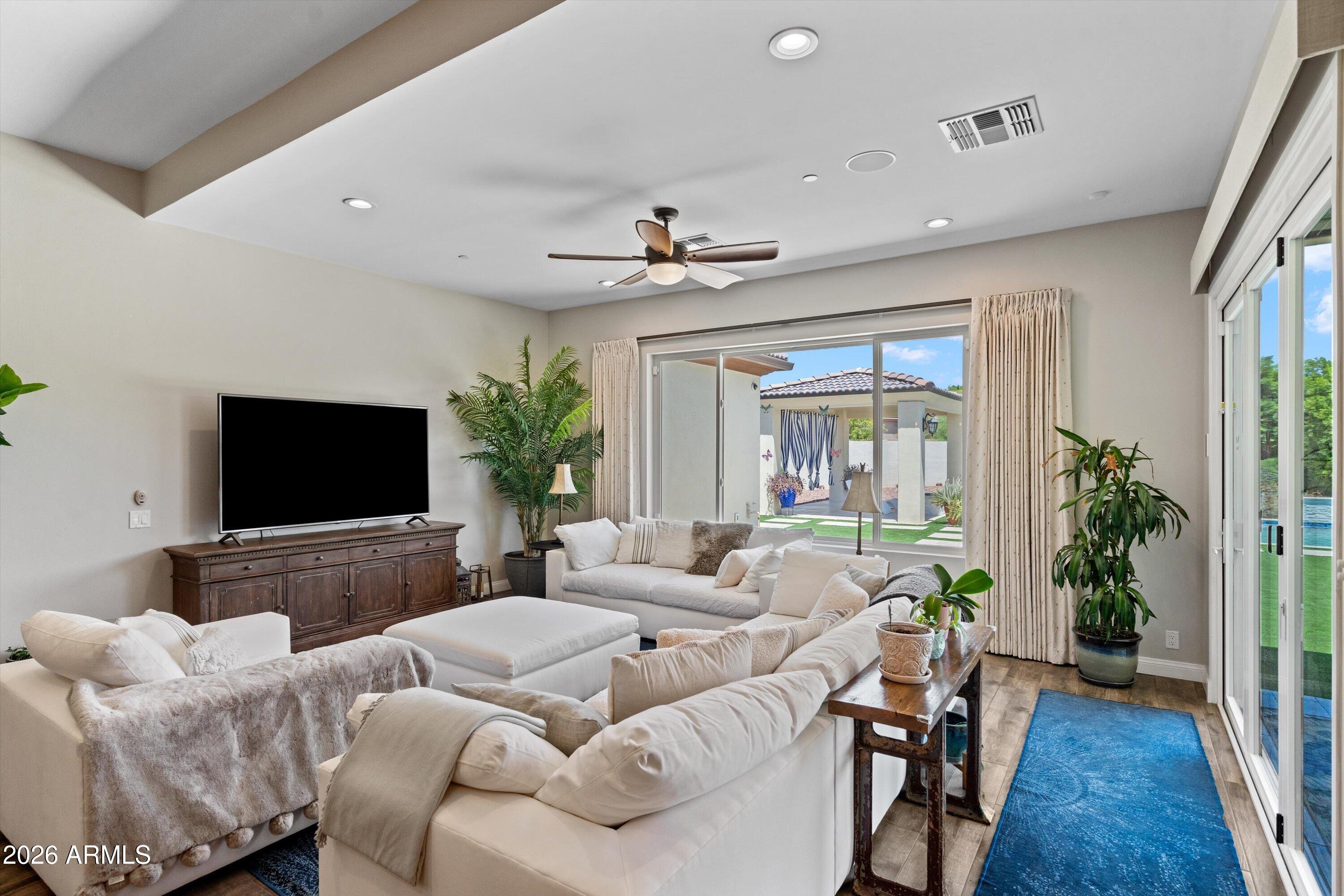 RUSSELL RANCH PHASE 3 REPLAT - Residential