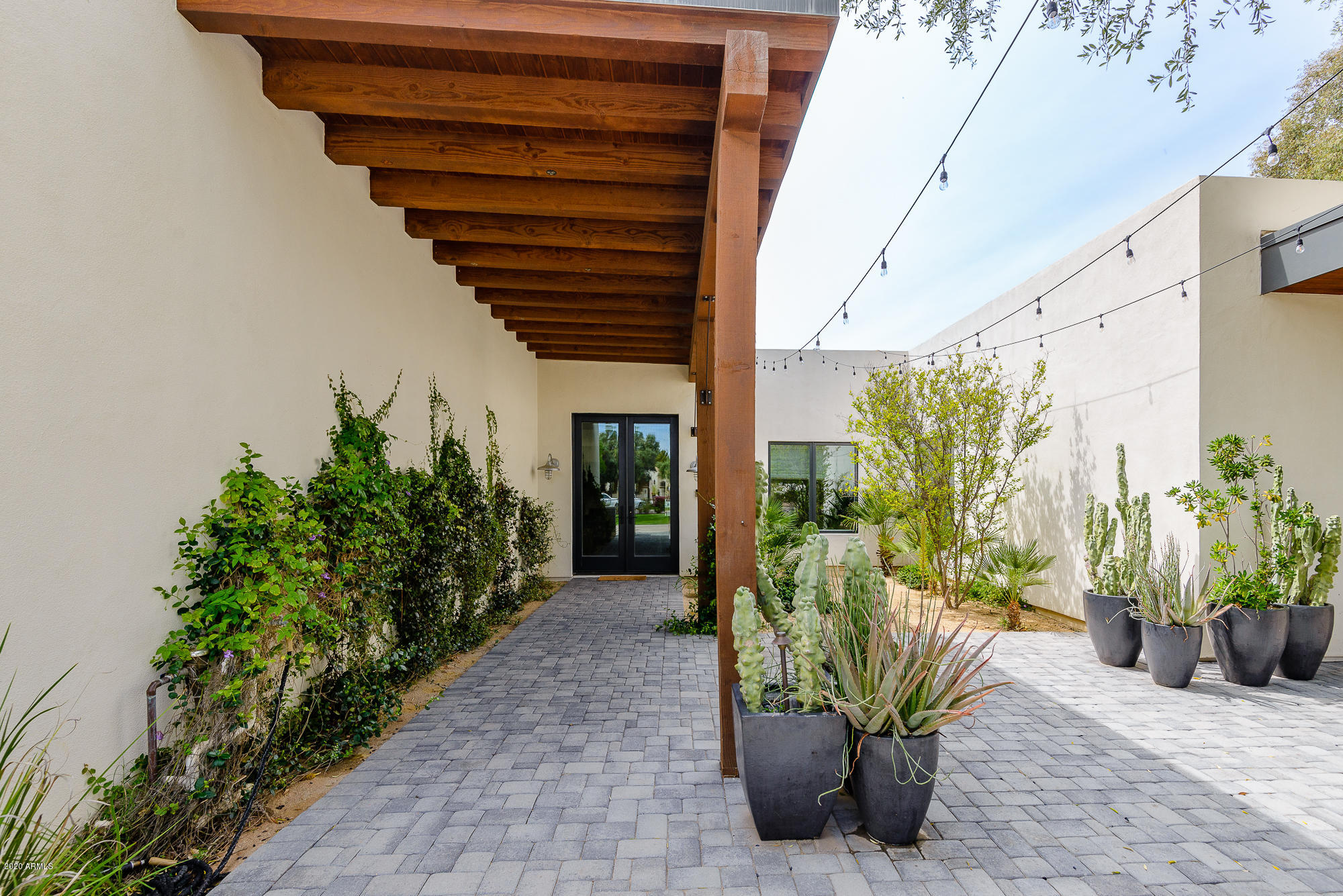 PARADISE VALLEY FARMS - Residential