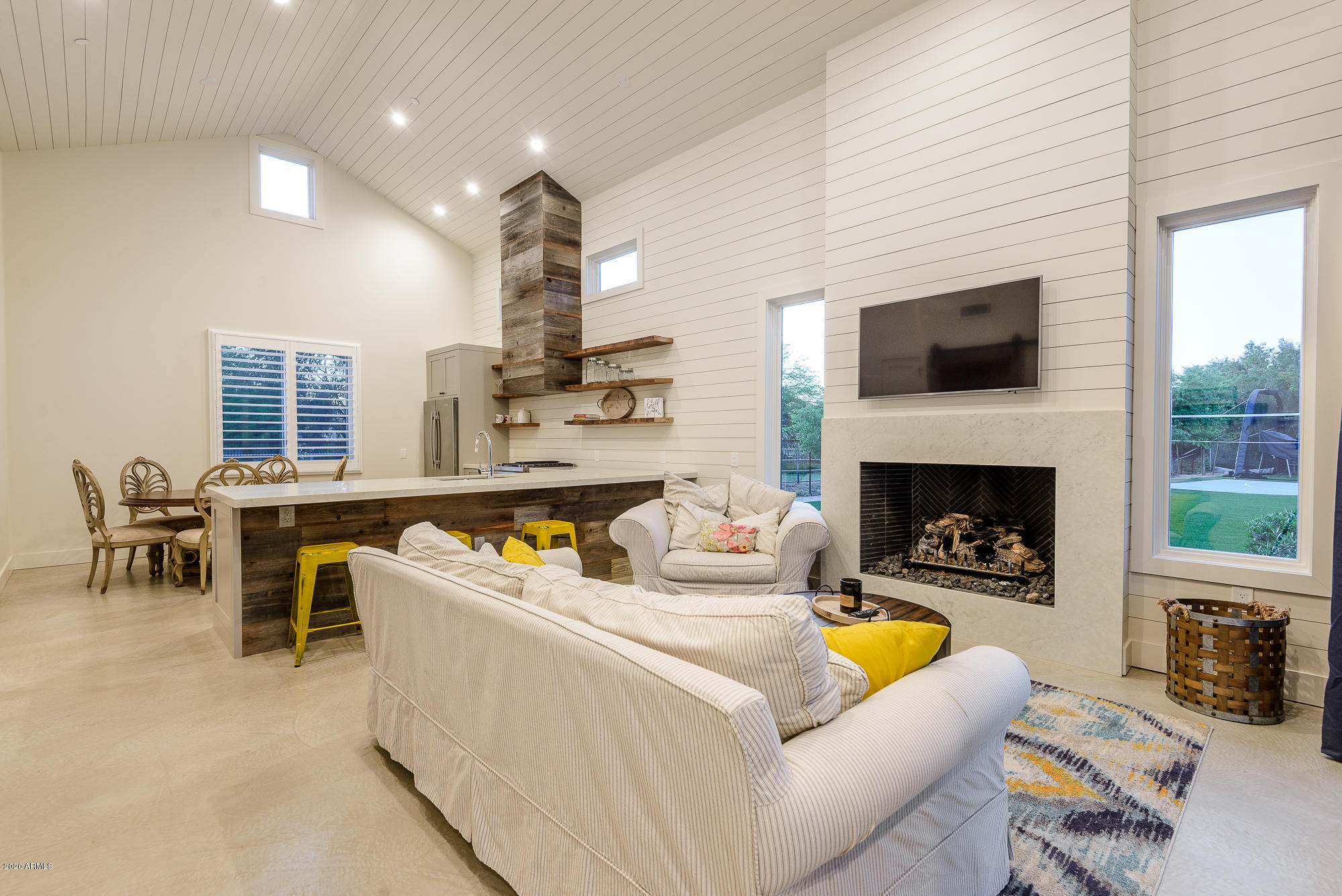 PARADISE VALLEY FARMS - Residential