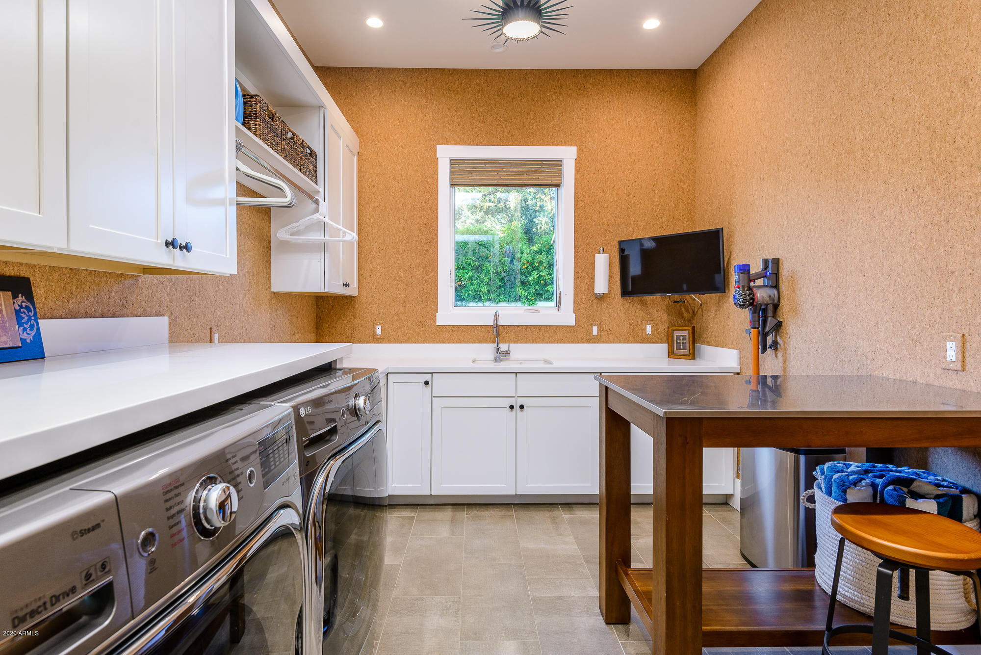 PARADISE VALLEY FARMS - Residential