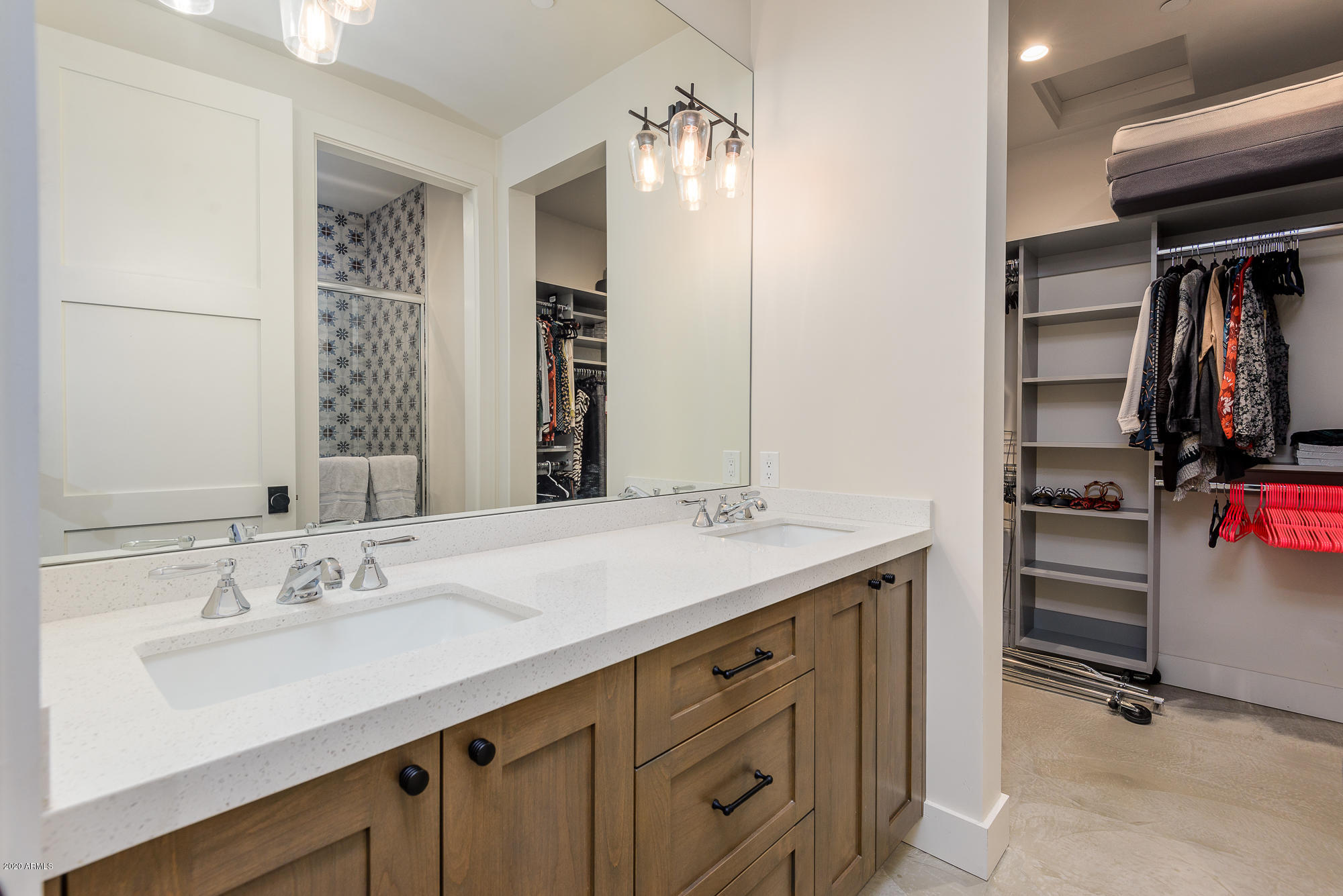 PARADISE VALLEY FARMS - Residential