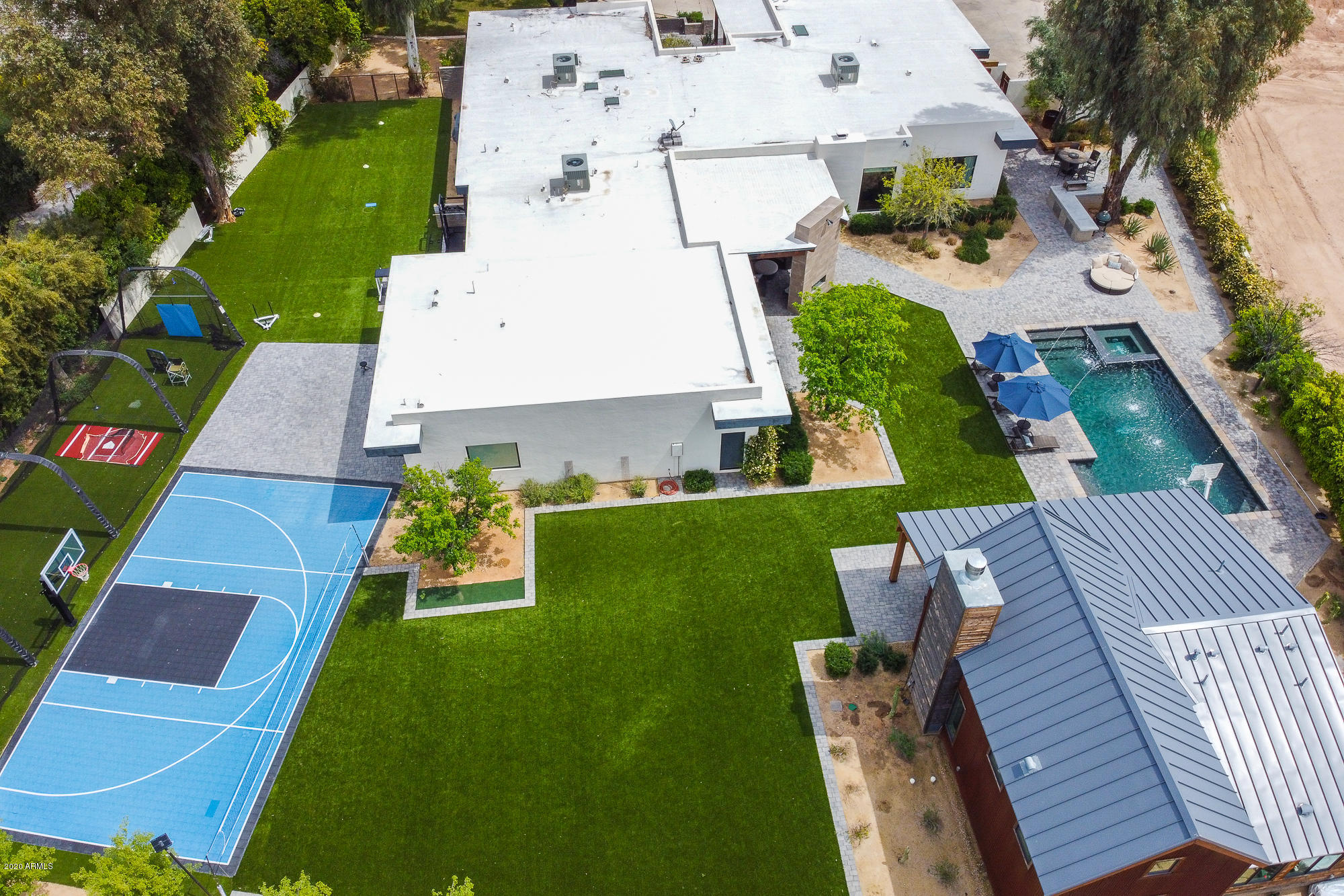 PARADISE VALLEY FARMS - Residential