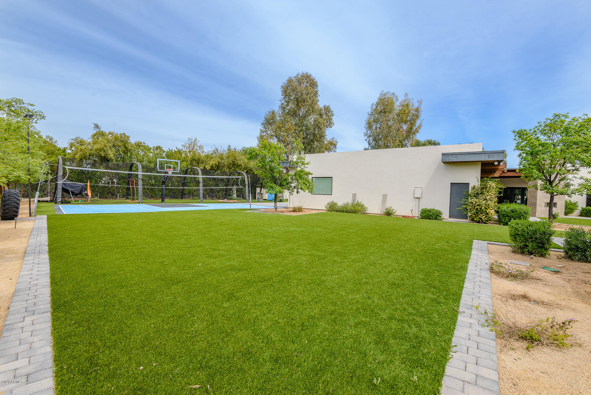 PARADISE VALLEY FARMS - Residential
