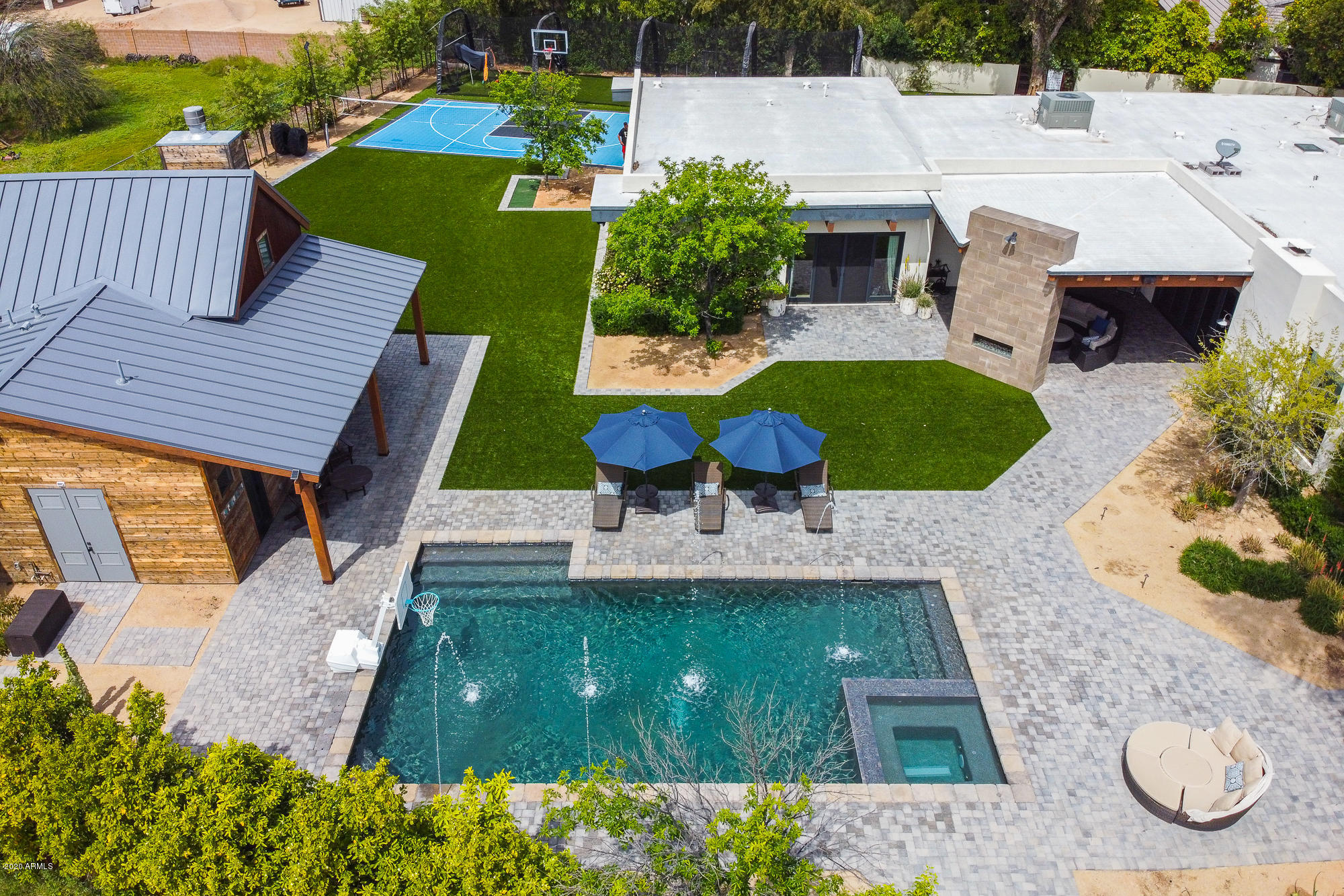 PARADISE VALLEY FARMS - Residential