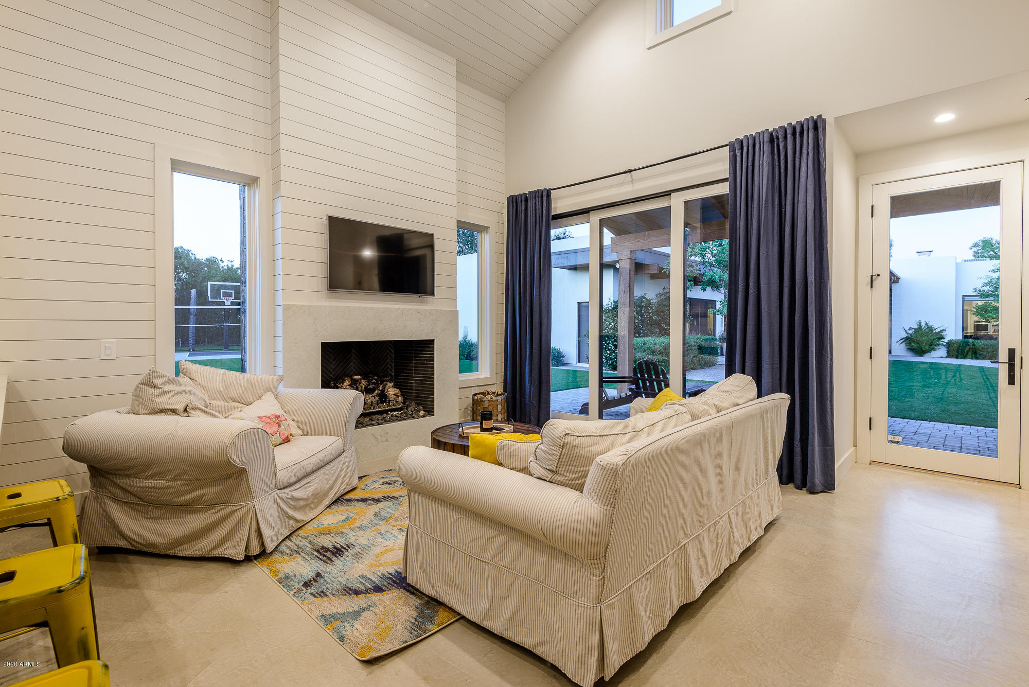 PARADISE VALLEY FARMS - Residential
