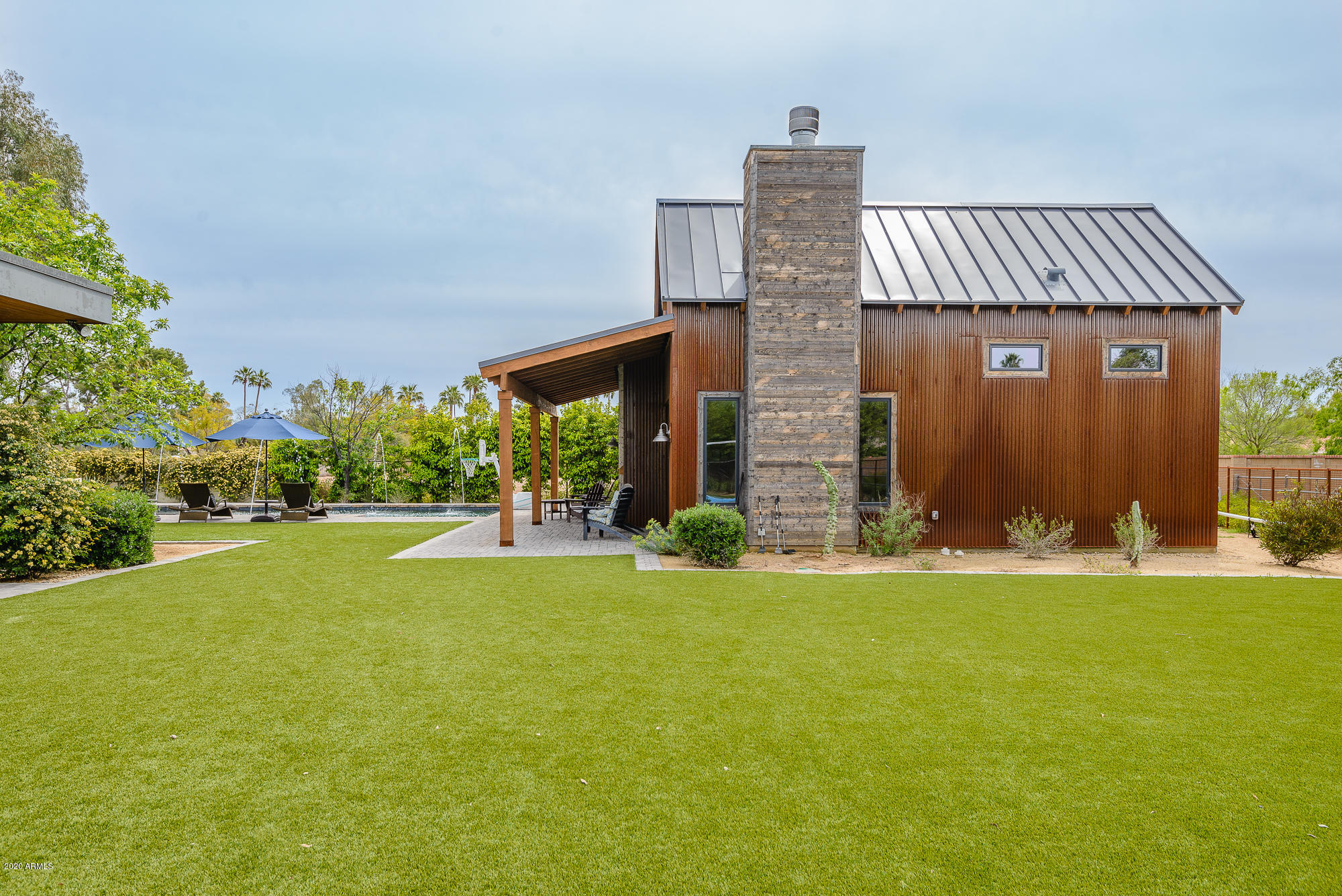 PARADISE VALLEY FARMS - Residential