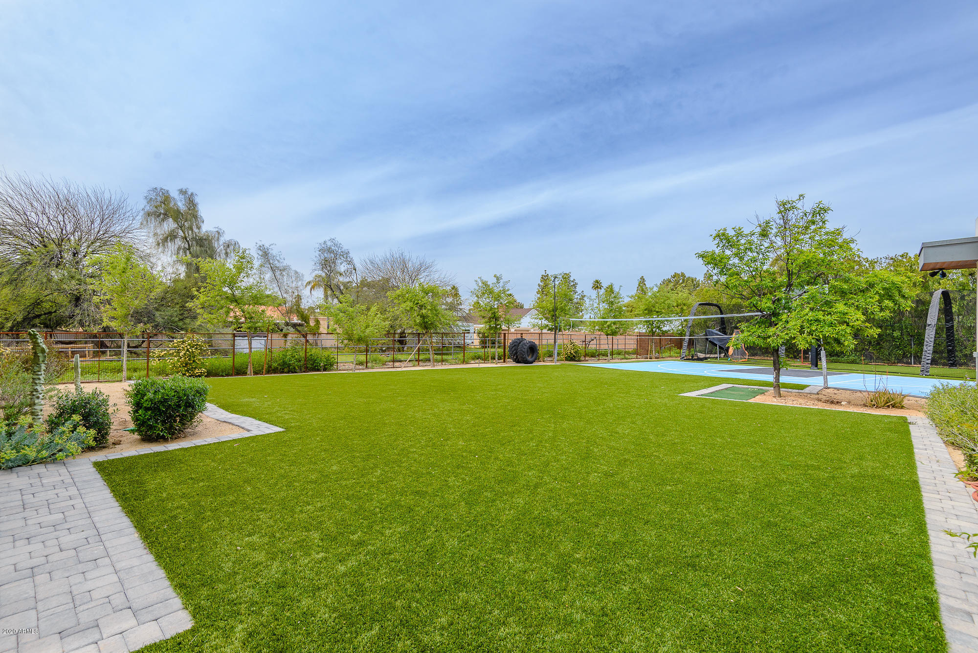 PARADISE VALLEY FARMS - Residential