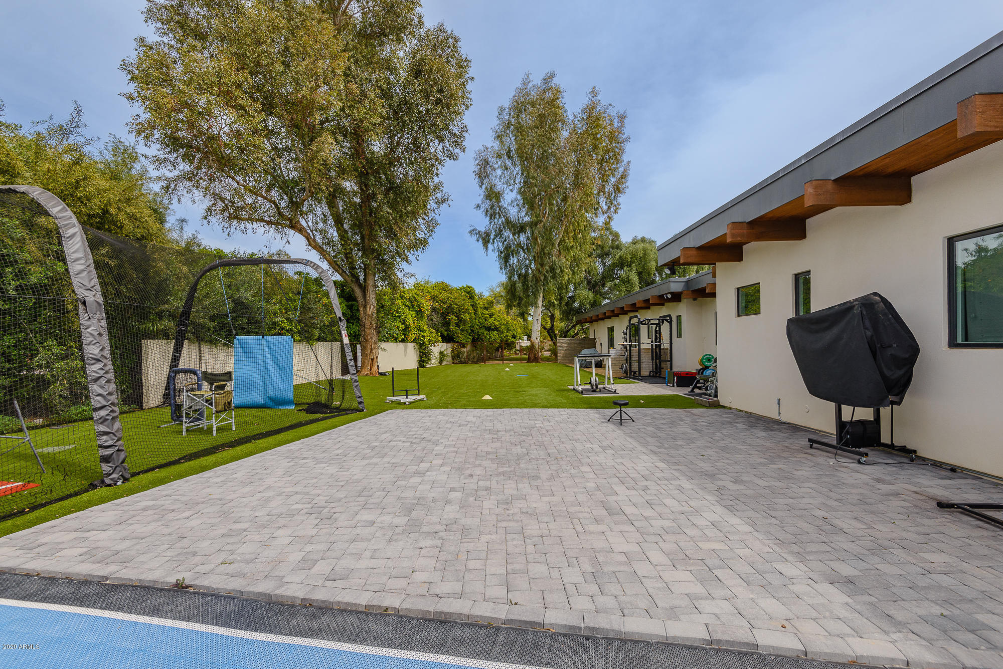 PARADISE VALLEY FARMS - Residential