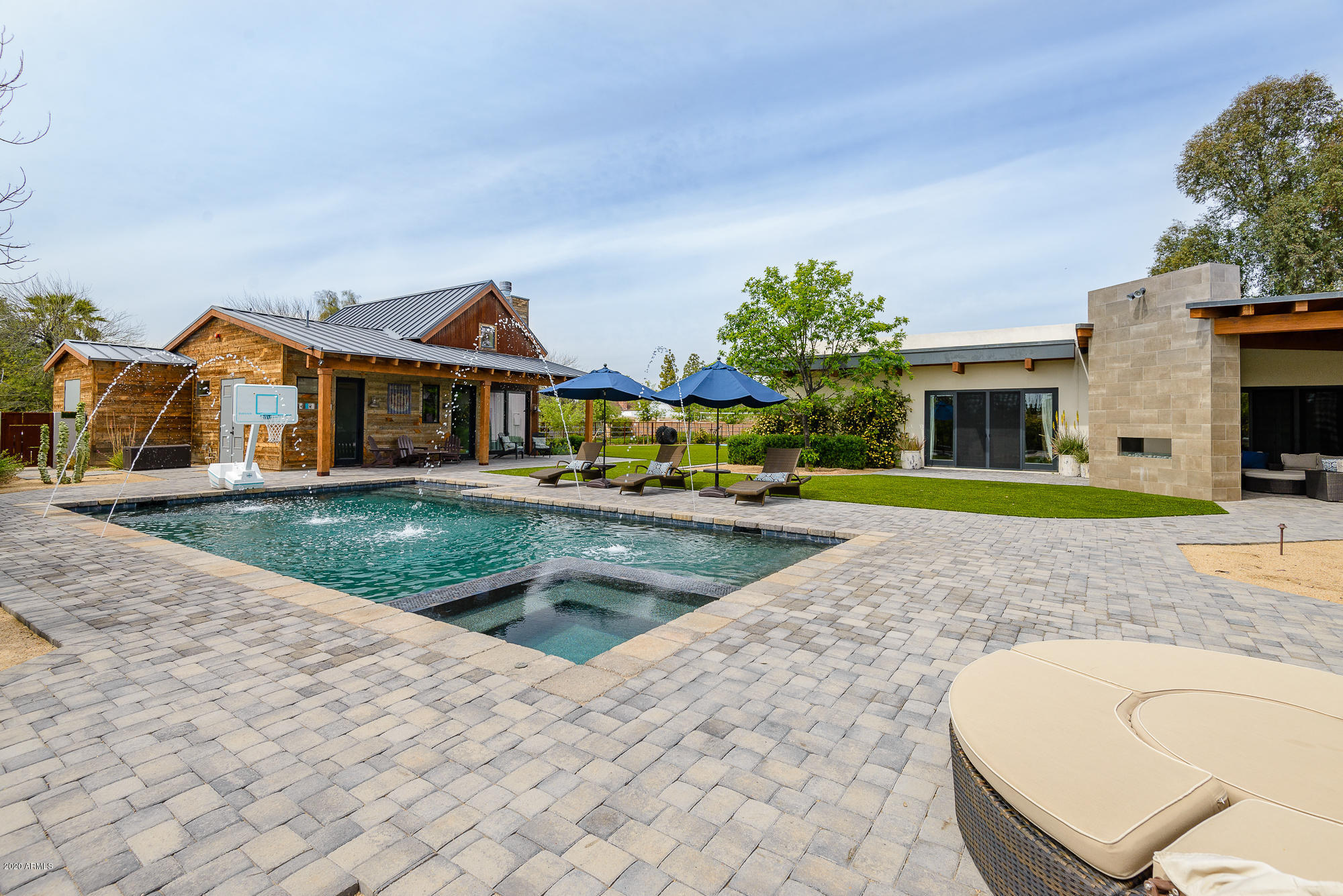 PARADISE VALLEY FARMS - Residential