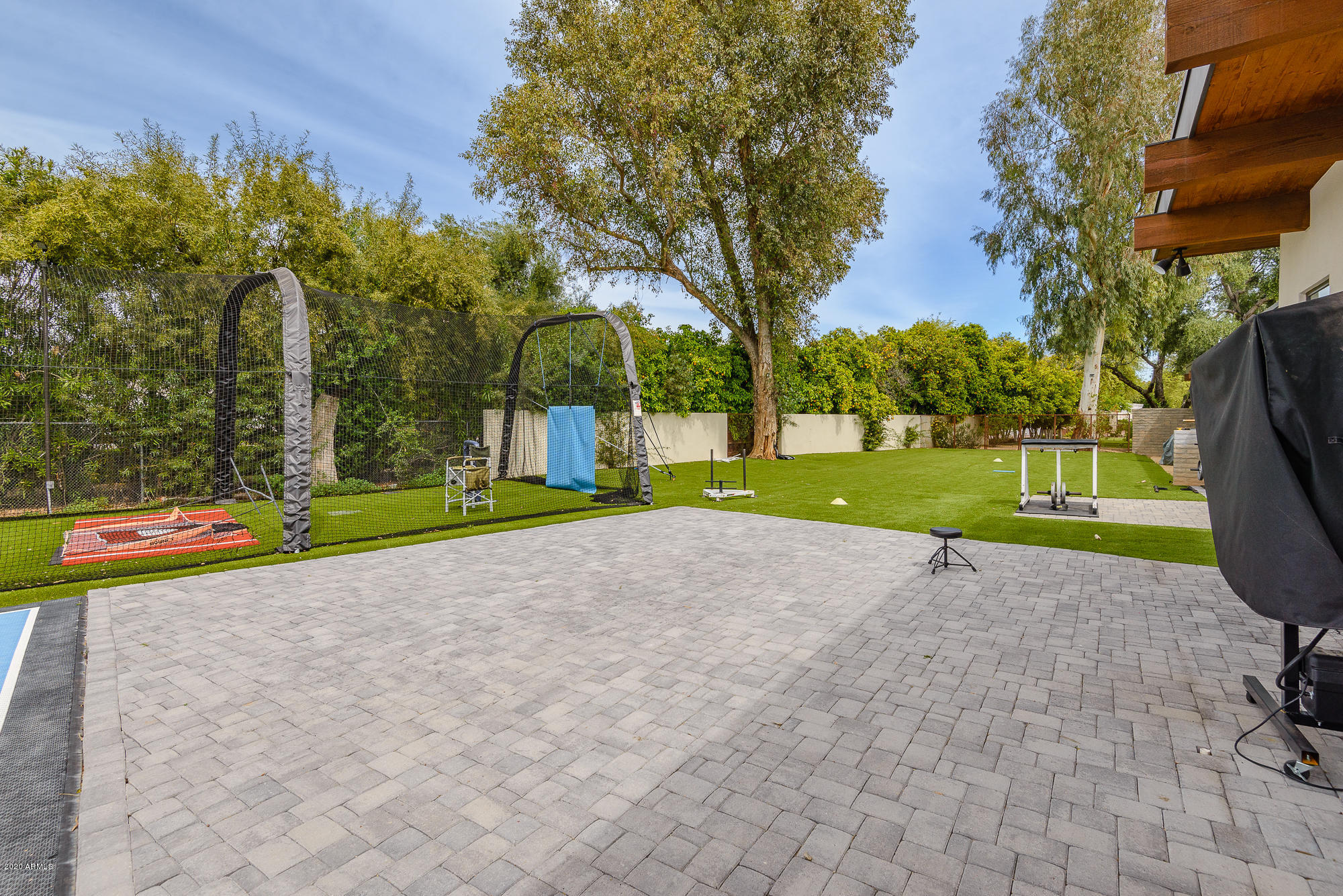PARADISE VALLEY FARMS - Residential