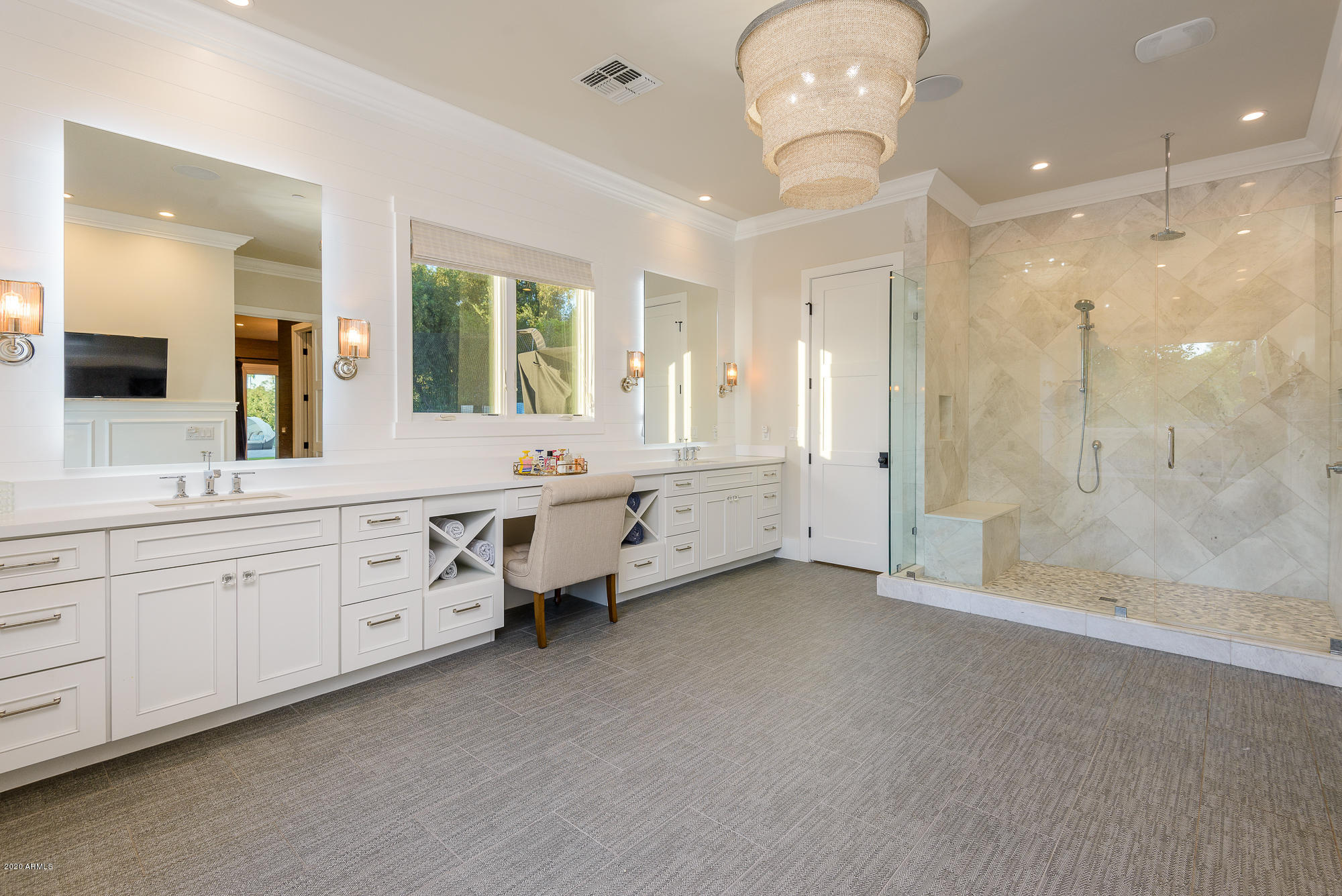 PARADISE VALLEY FARMS - Residential