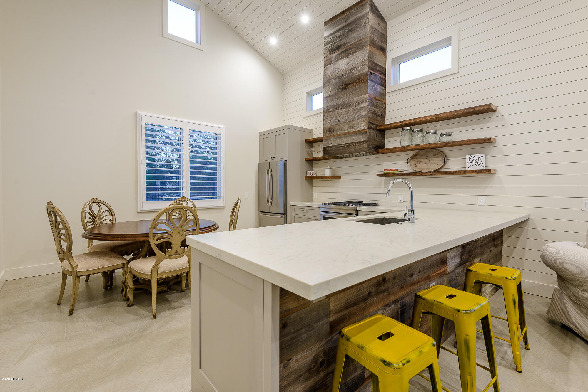 PARADISE VALLEY FARMS - Residential