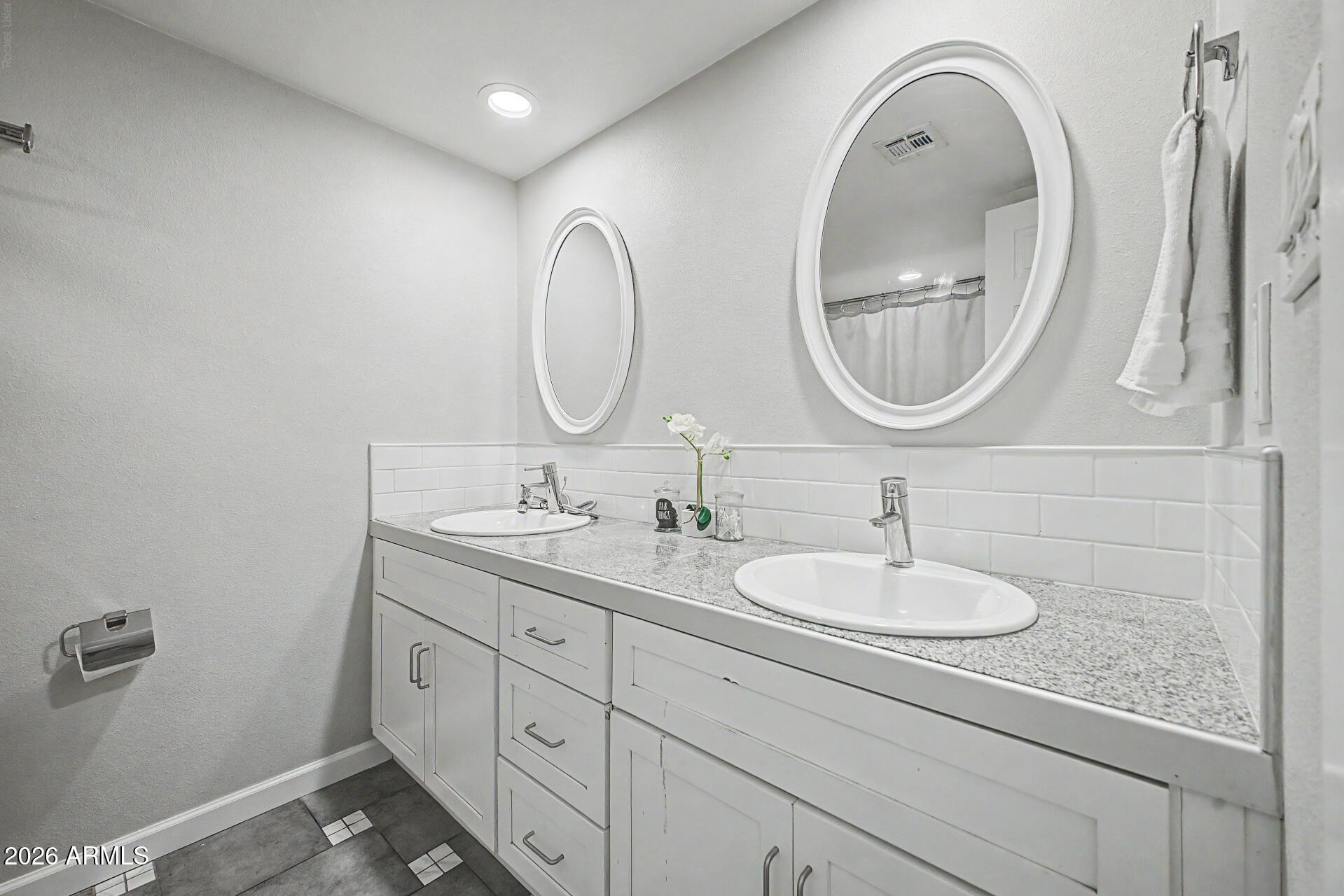SUNRISE TERRACE UNIT 5 - Residential