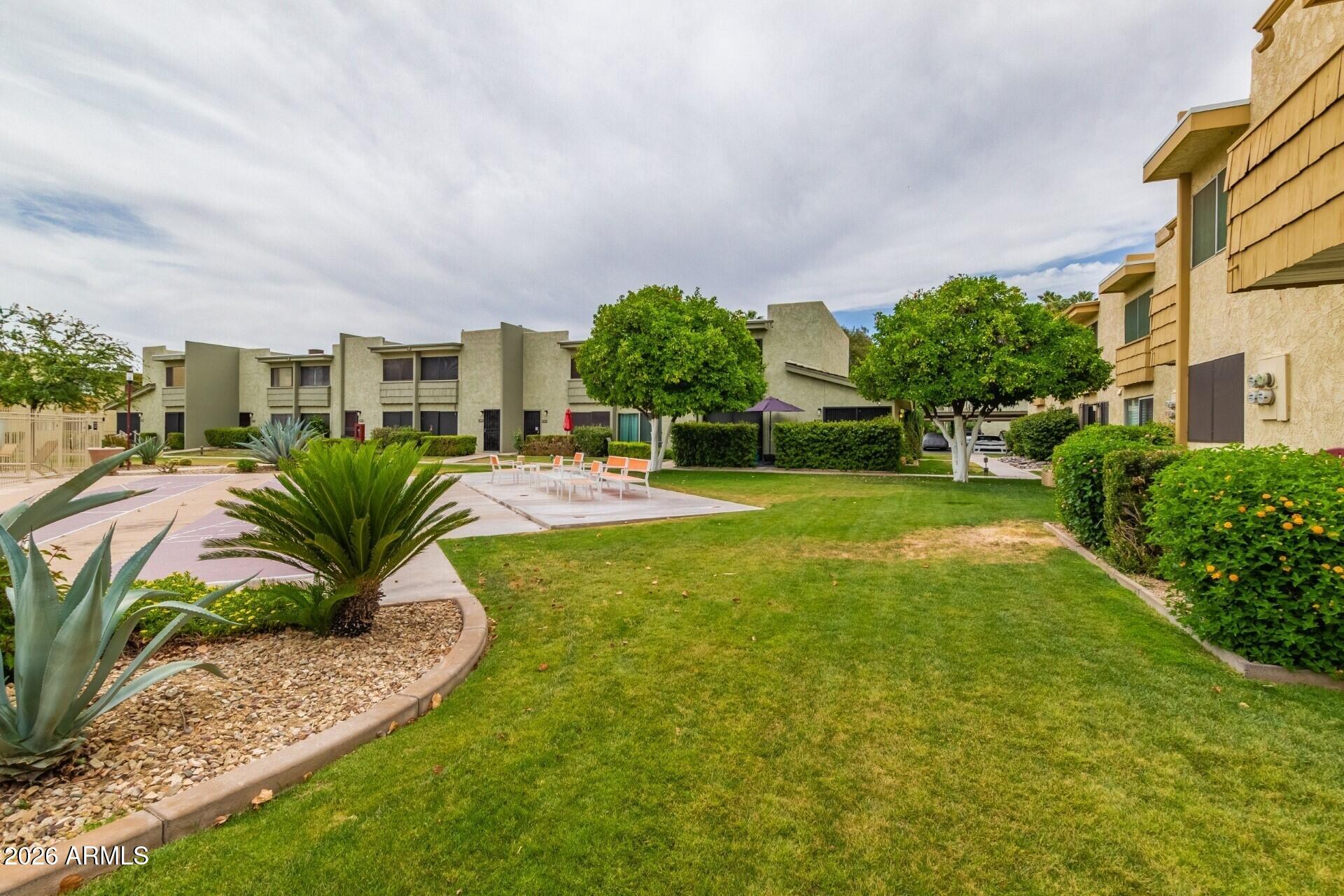 Camelback House - Residential