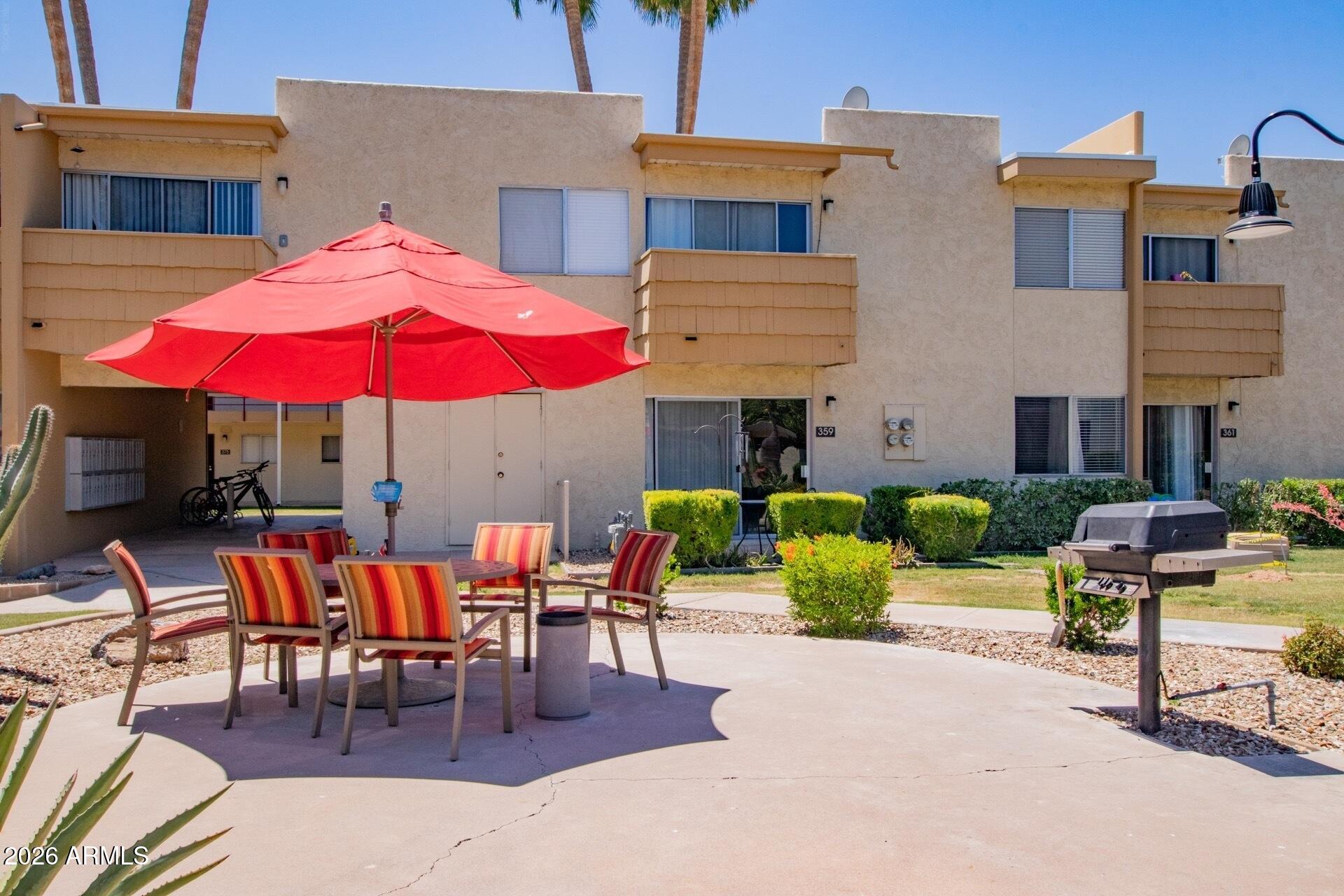 Camelback House - Residential