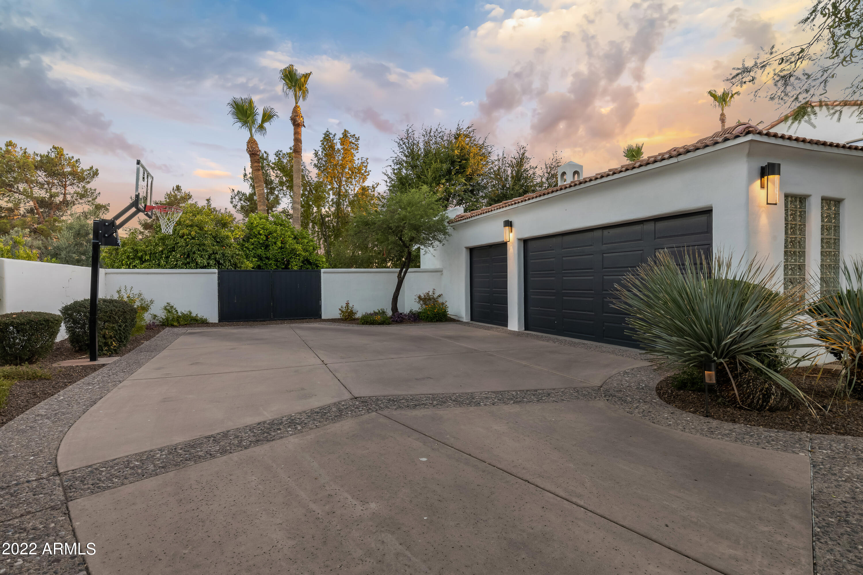 CAMELBACK COUNTRY ESTATES UNIT 2 - Residential
