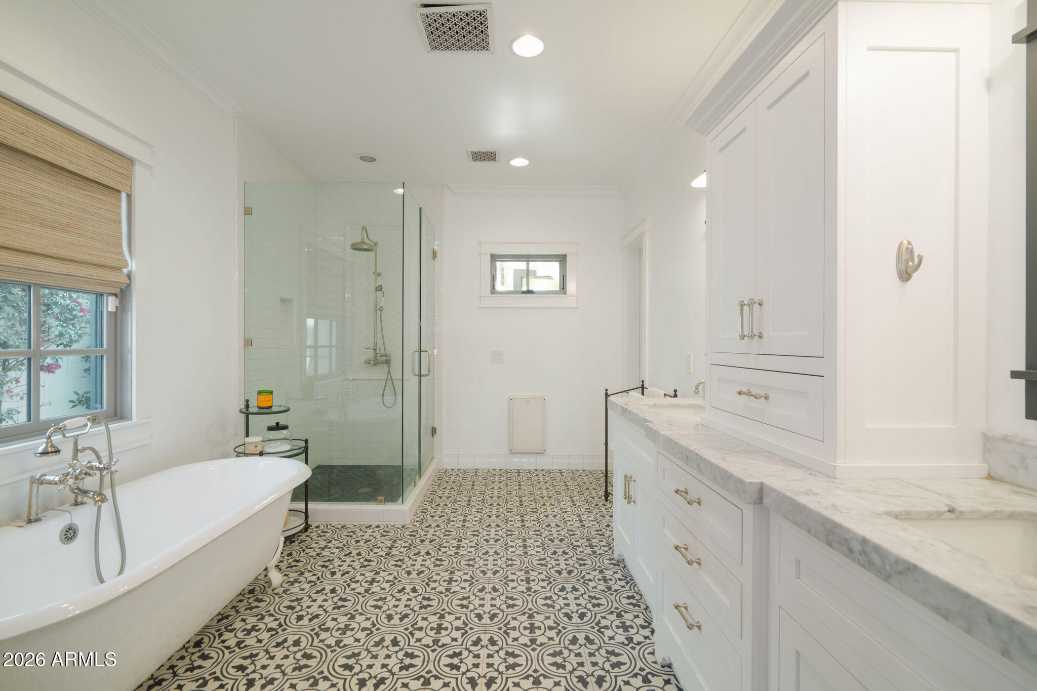 ARGYLE CIRCLE - Residential
