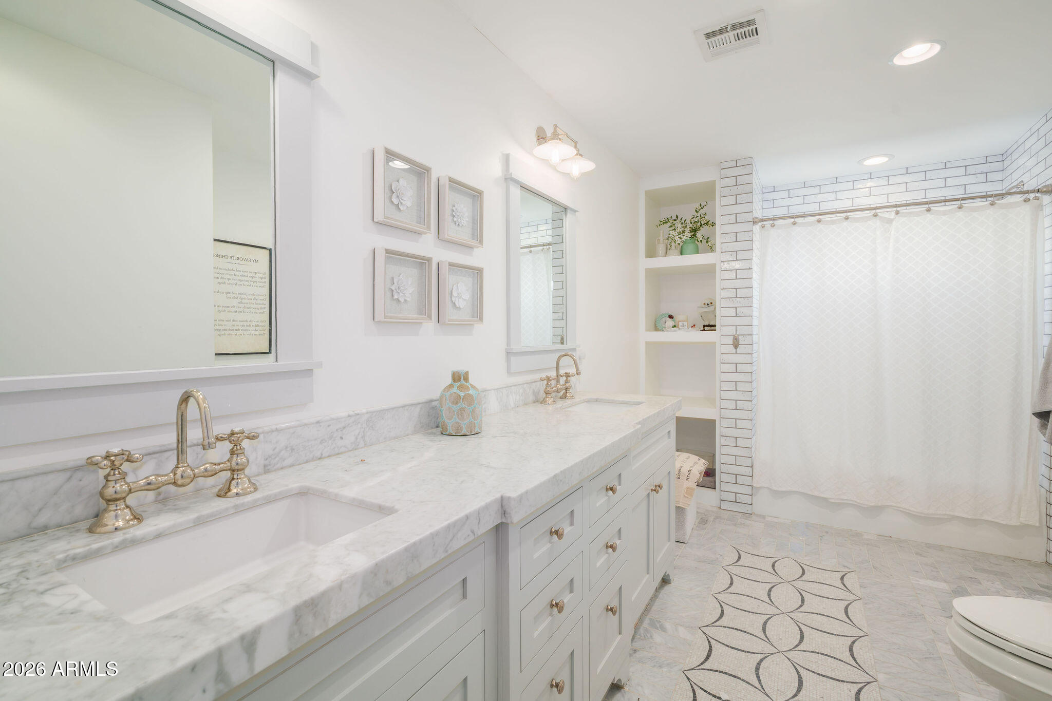 ARGYLE CIRCLE - Residential