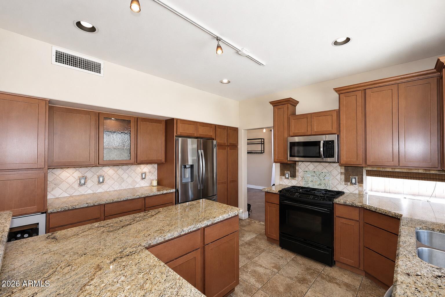 CAMELOT VIEWS - Residential