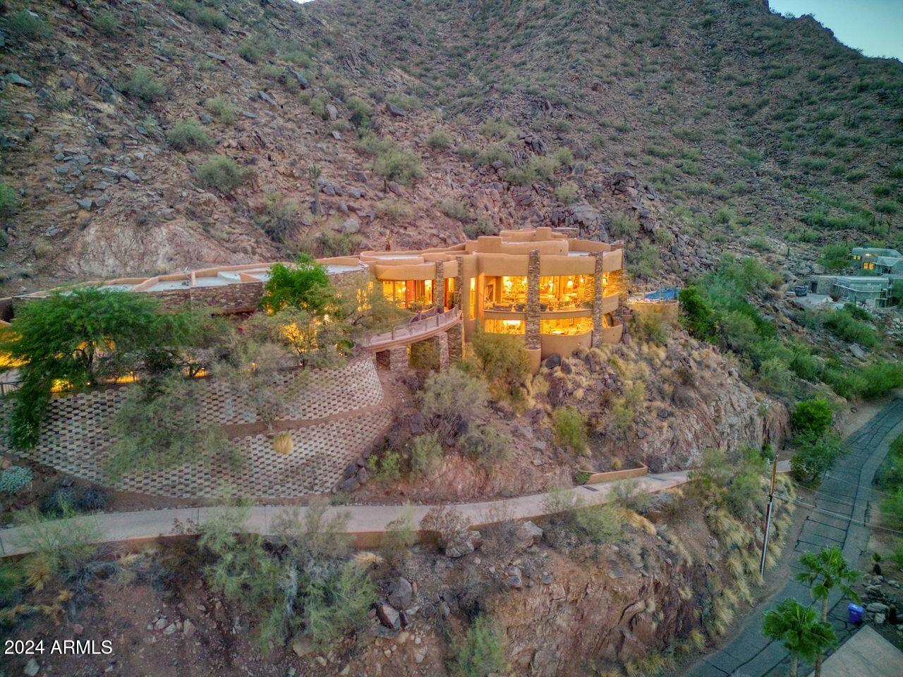 Camelback Mountain Views - Residential