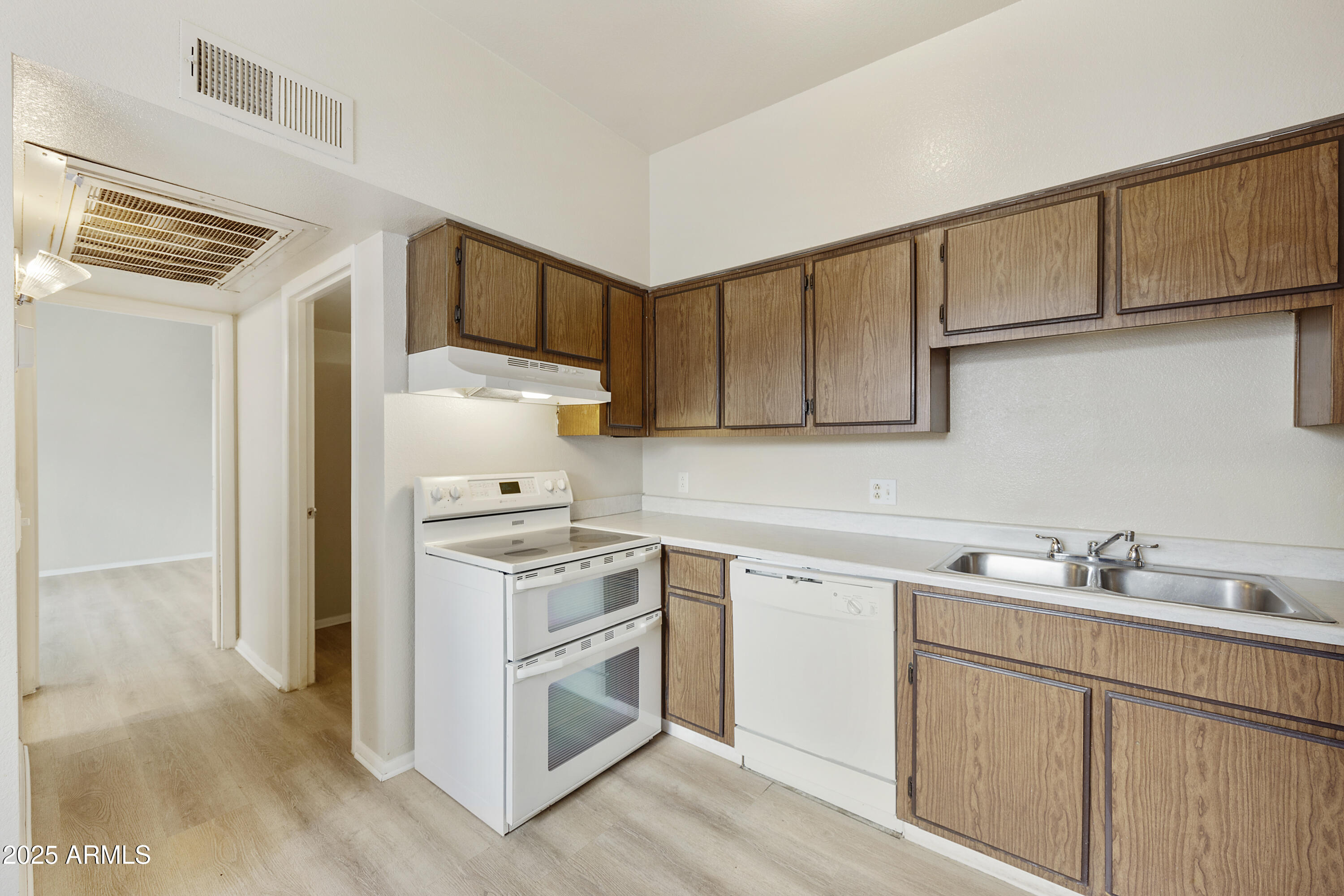 GREENWAY MANOR - Residential Income