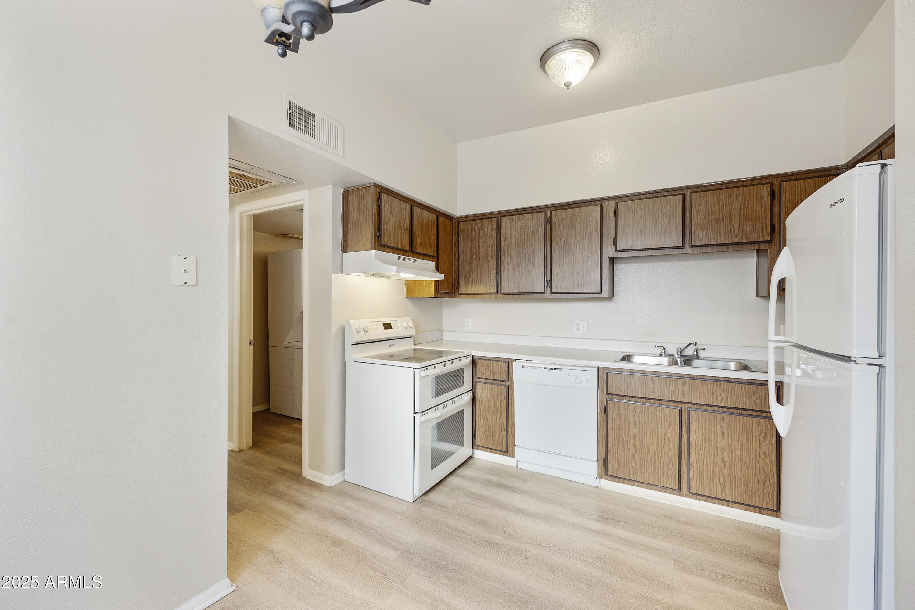 GREENWAY MANOR - Residential Income