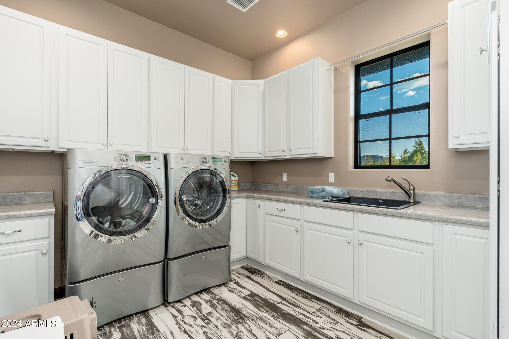 RIM GOLF CLUB PHASE 2 - Residential