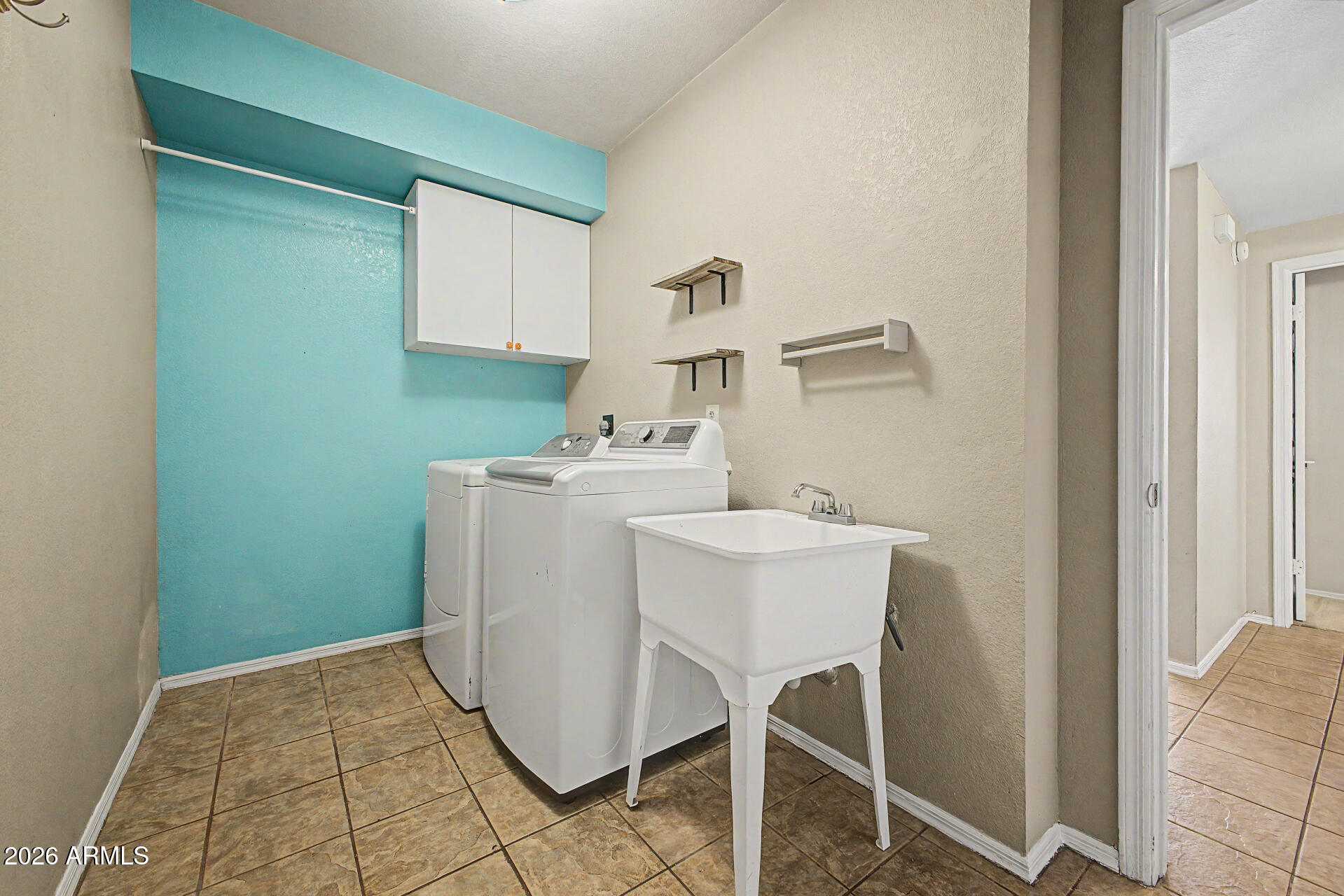 KNOELL TEMPE UNIT 9 - Residential