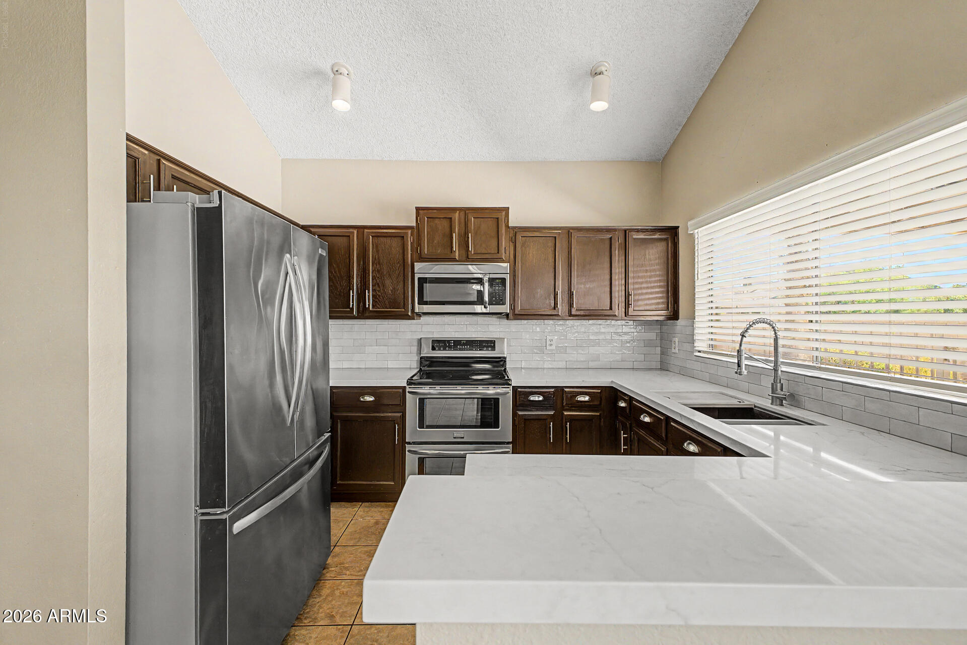 KNOELL TEMPE UNIT 9 - Residential
