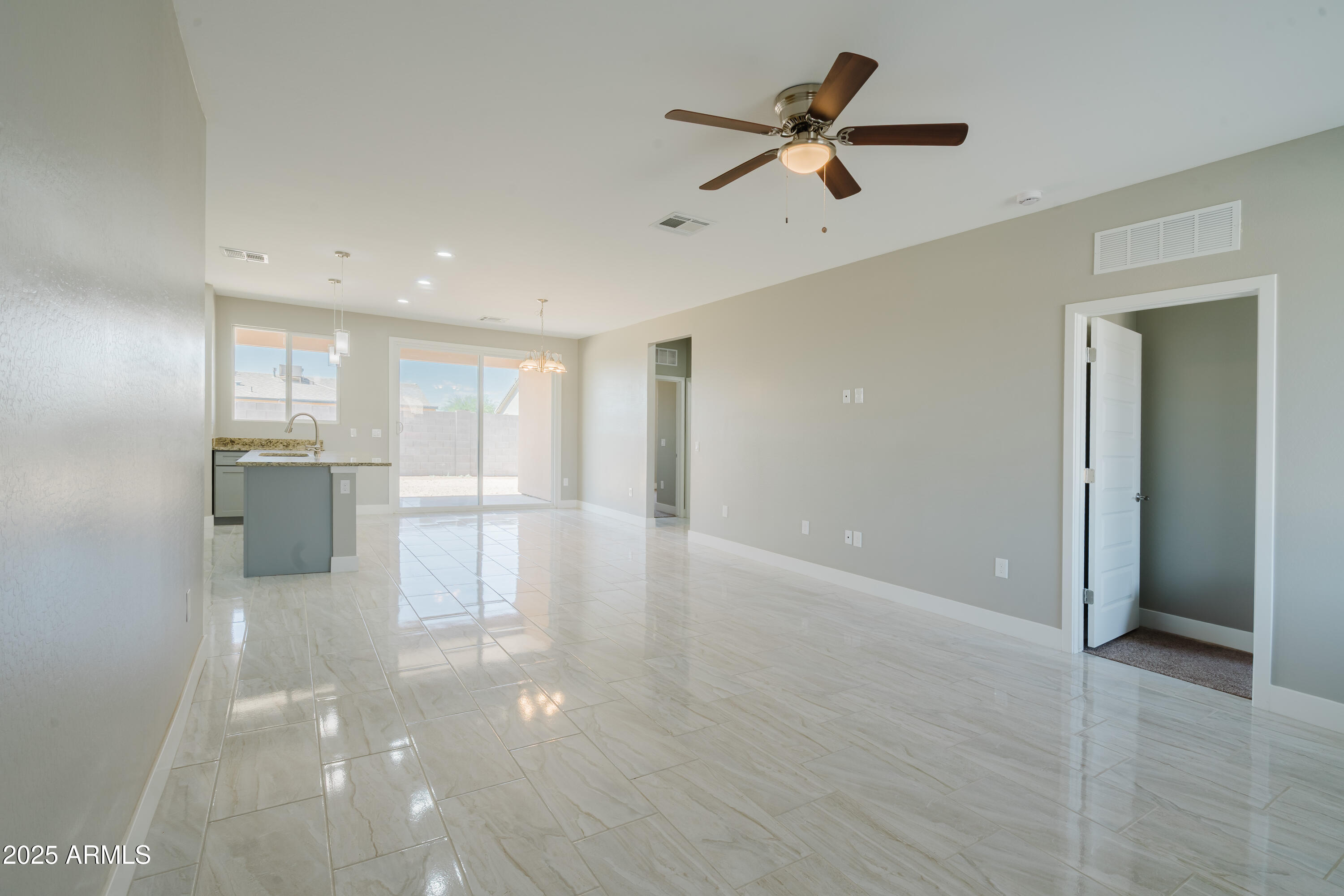 ARIZONA CITY UNIT FOUR - Residential