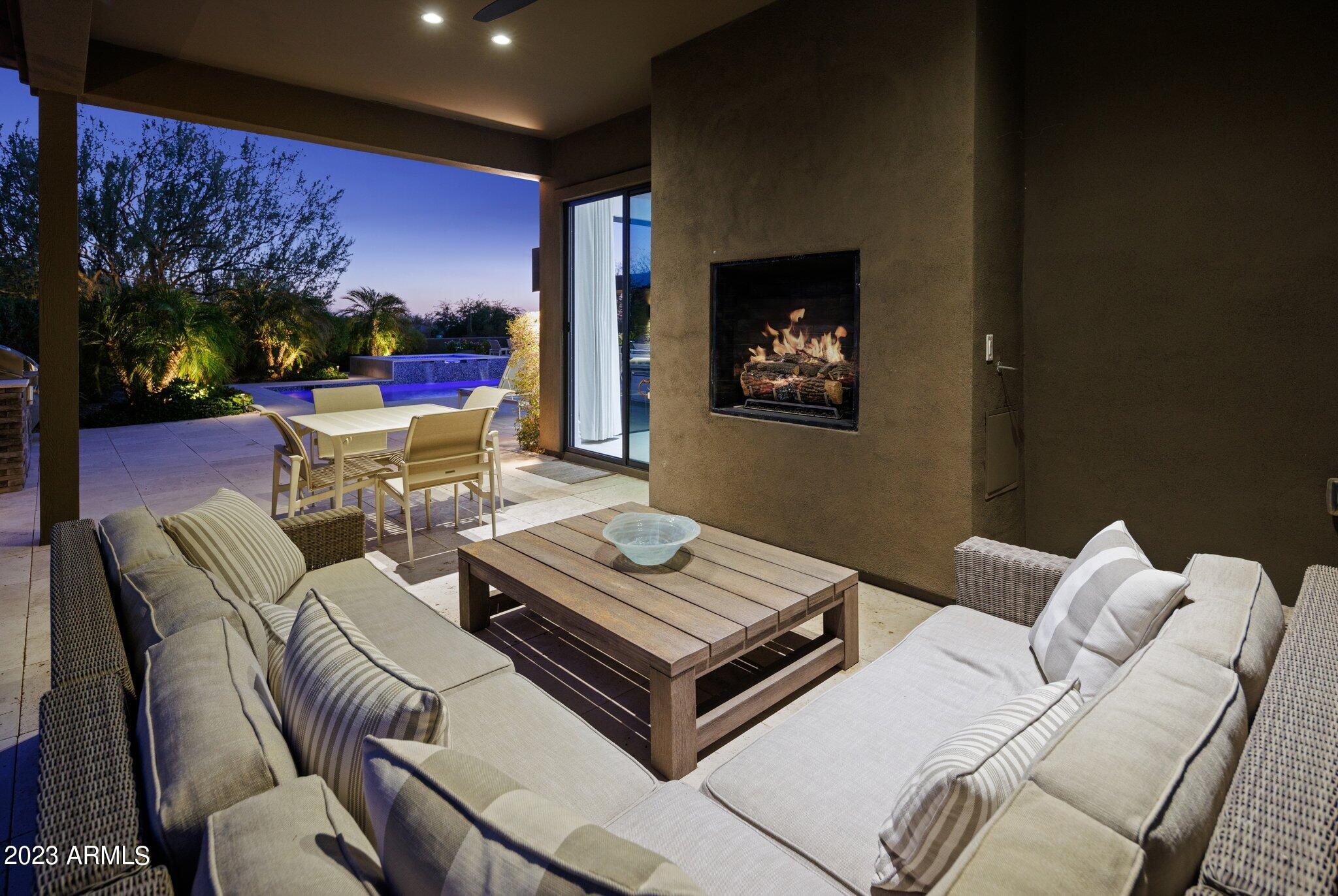 PINNACLE PEAK PLACE - Residential