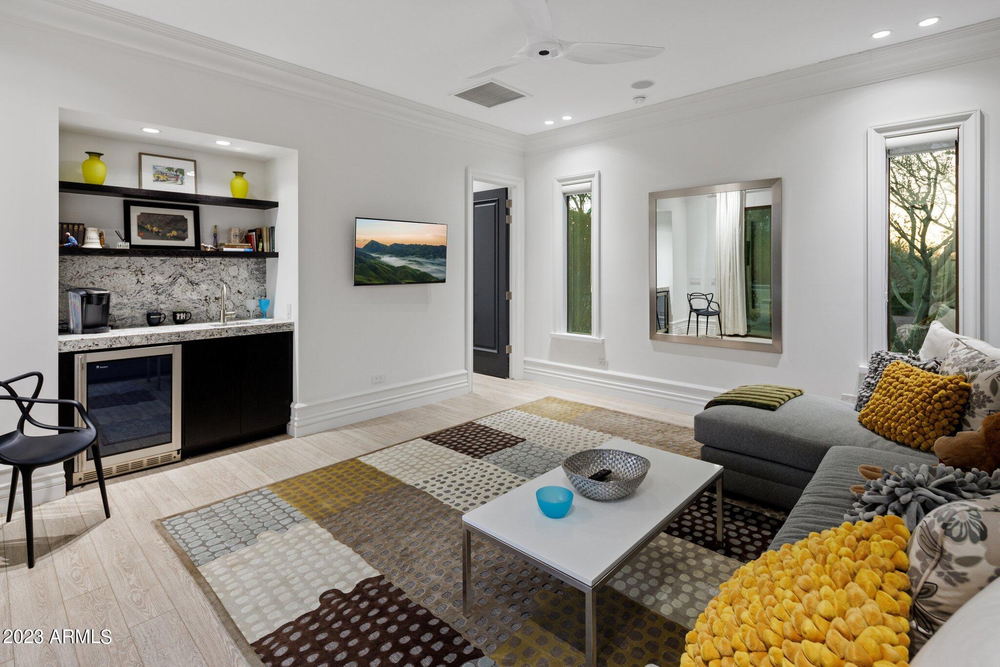 PINNACLE PEAK PLACE - Residential