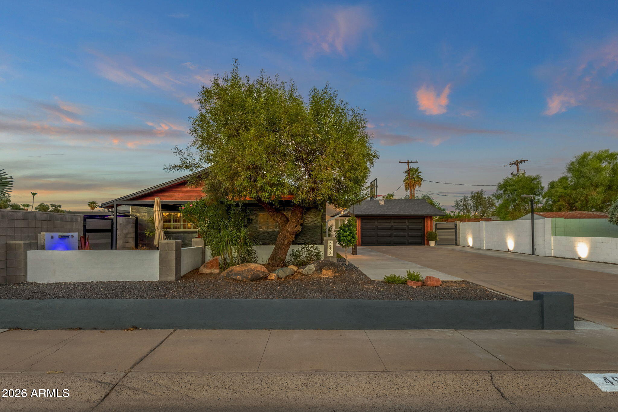 SCOTTSDALE COUNTRY ACRES 2 - Residential