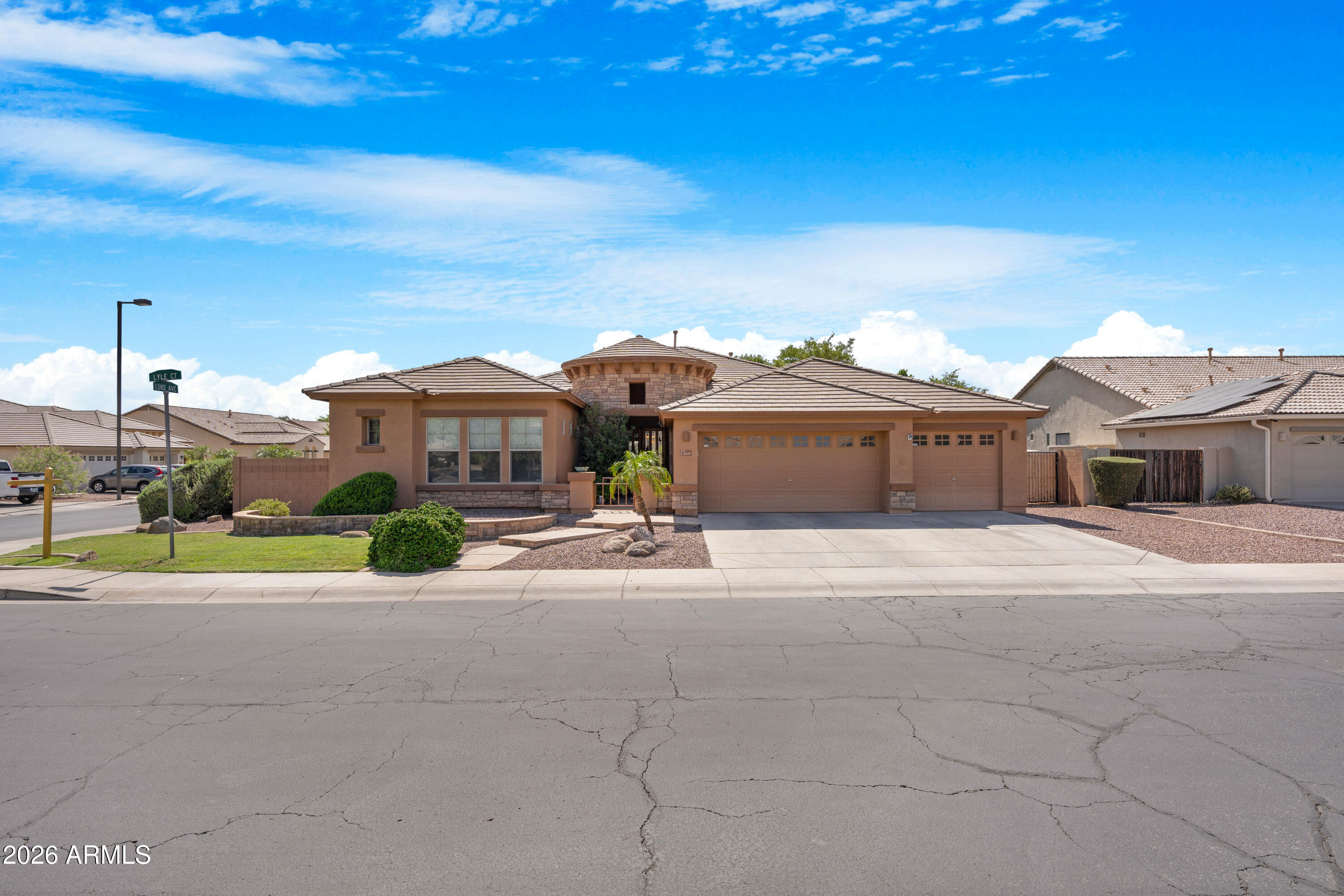 DREAMING SUMMIT UNIT 3B - Residential