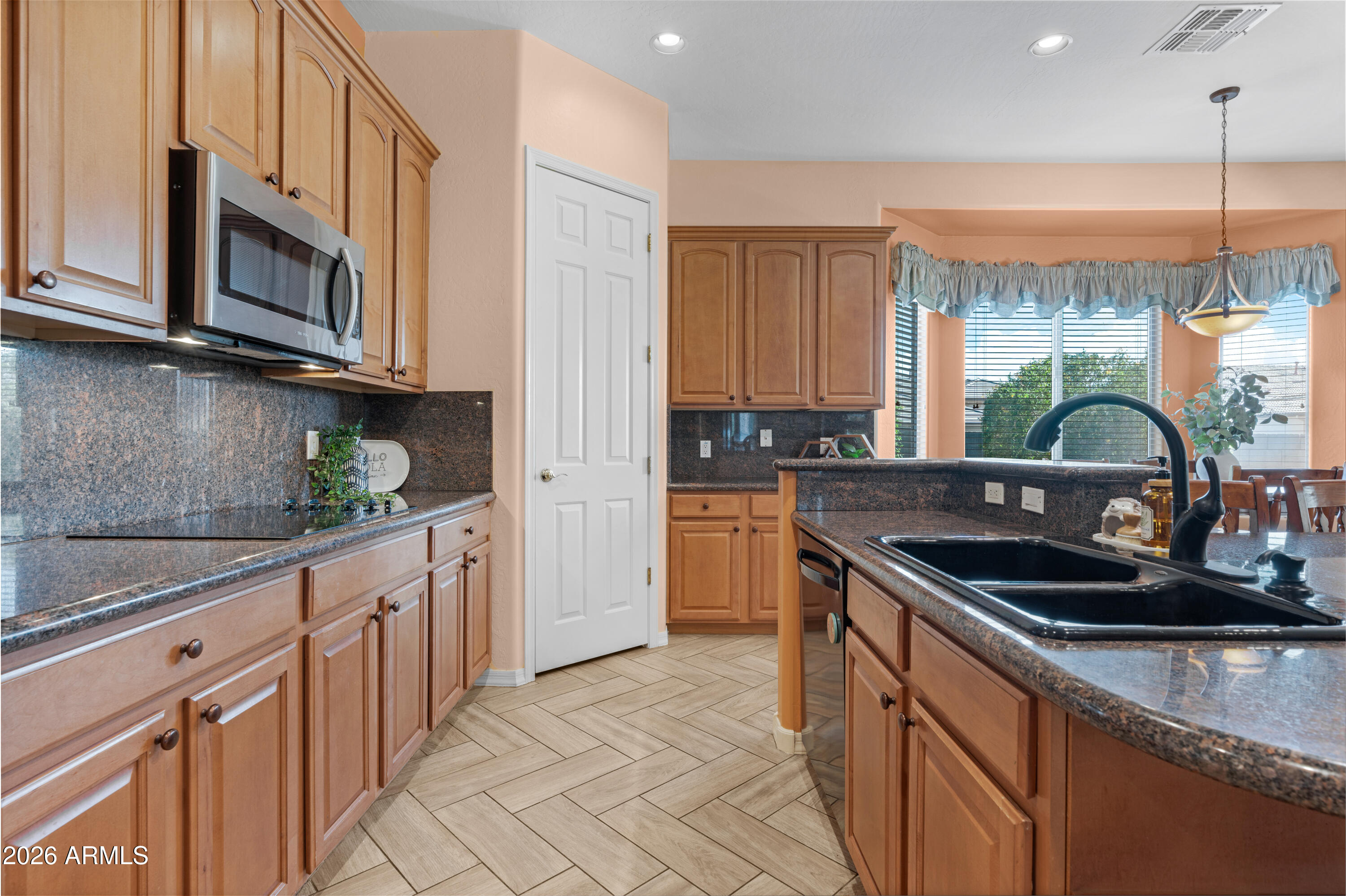 DREAMING SUMMIT UNIT 3B - Residential