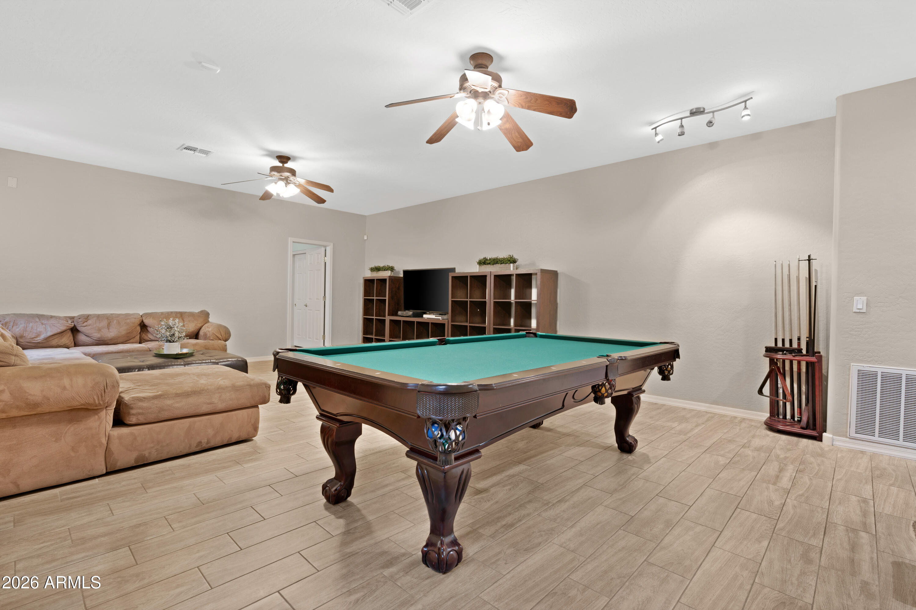 DREAMING SUMMIT UNIT 3B - Residential