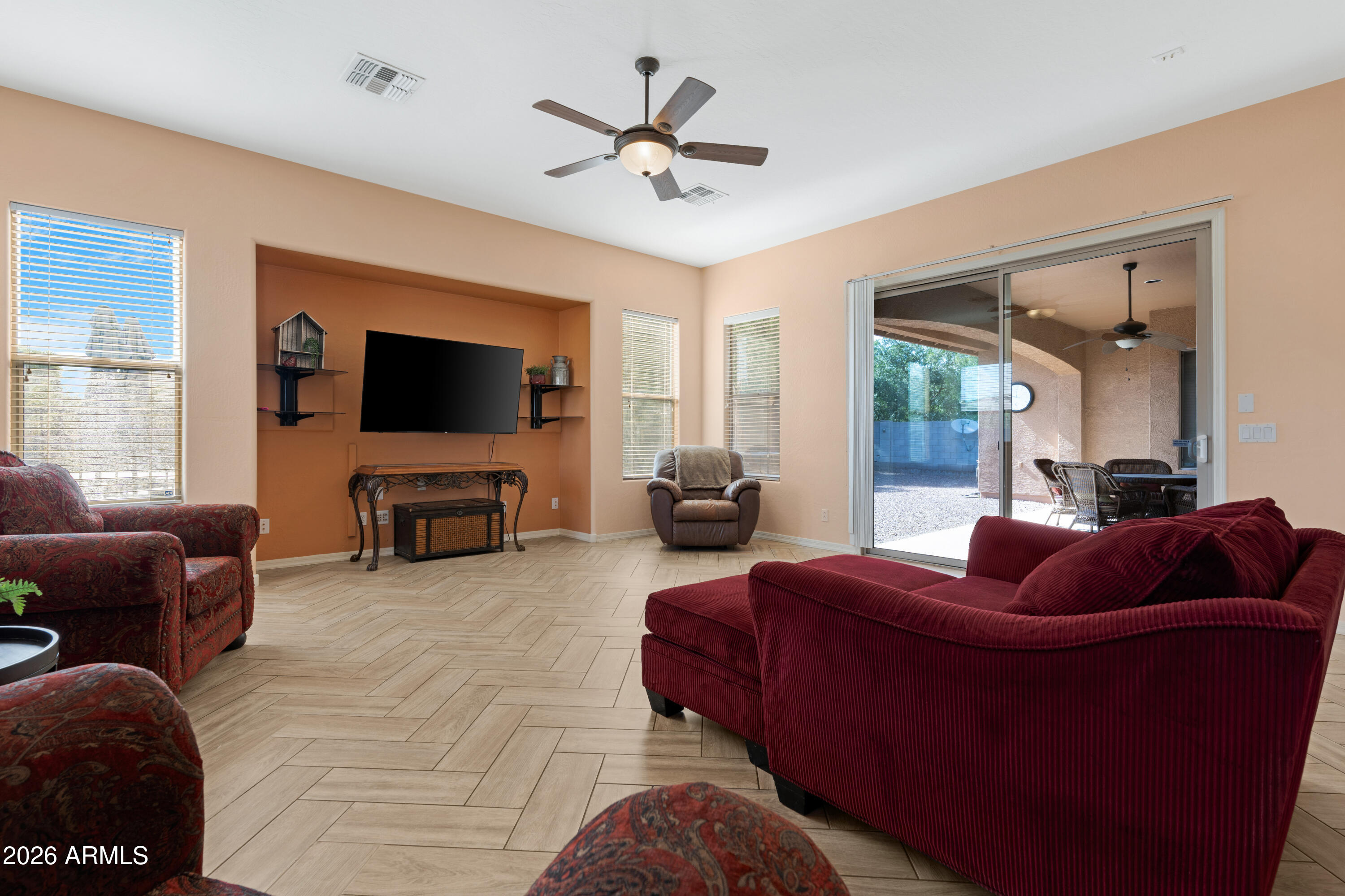 DREAMING SUMMIT UNIT 3B - Residential