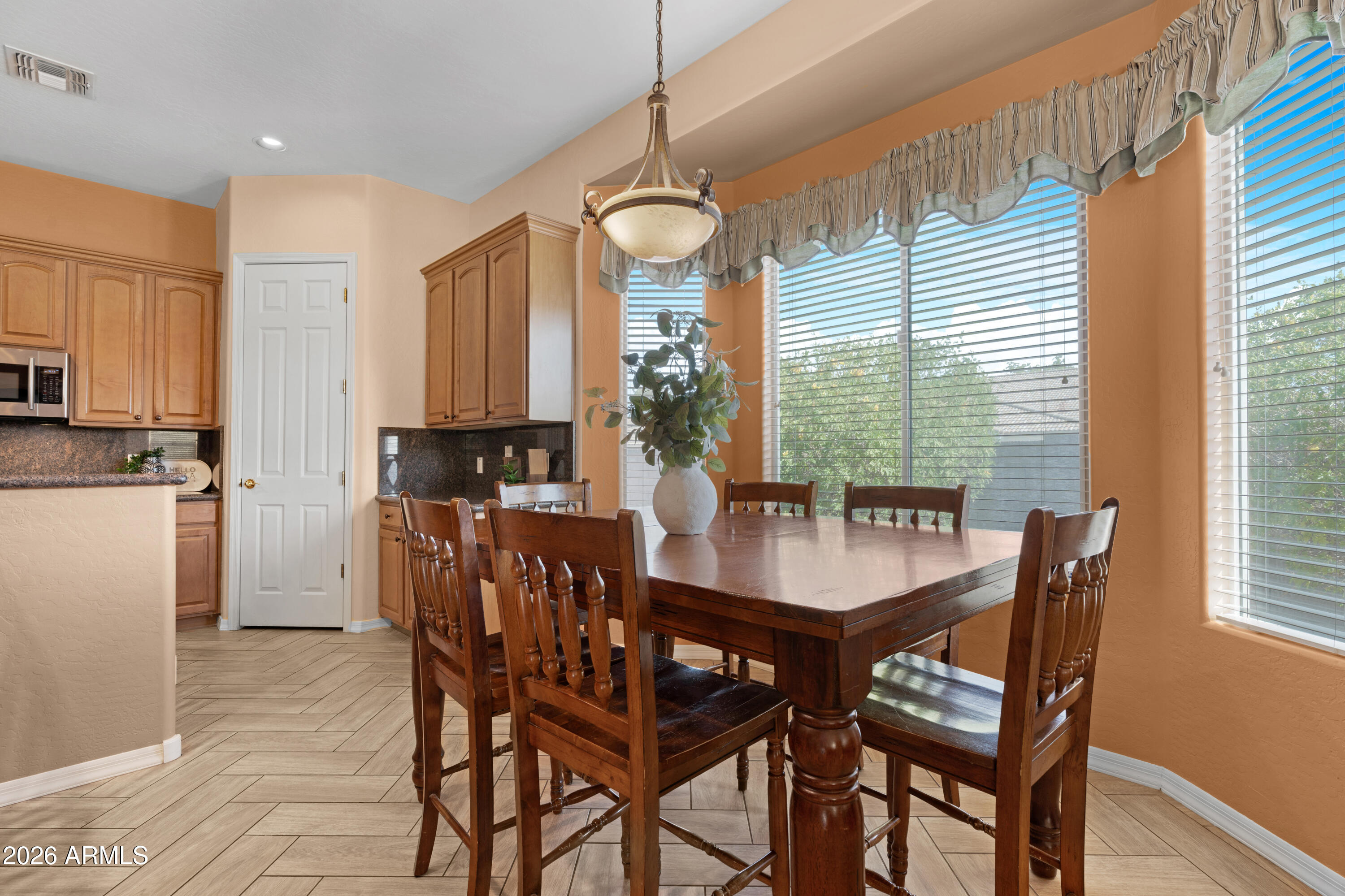 DREAMING SUMMIT UNIT 3B - Residential