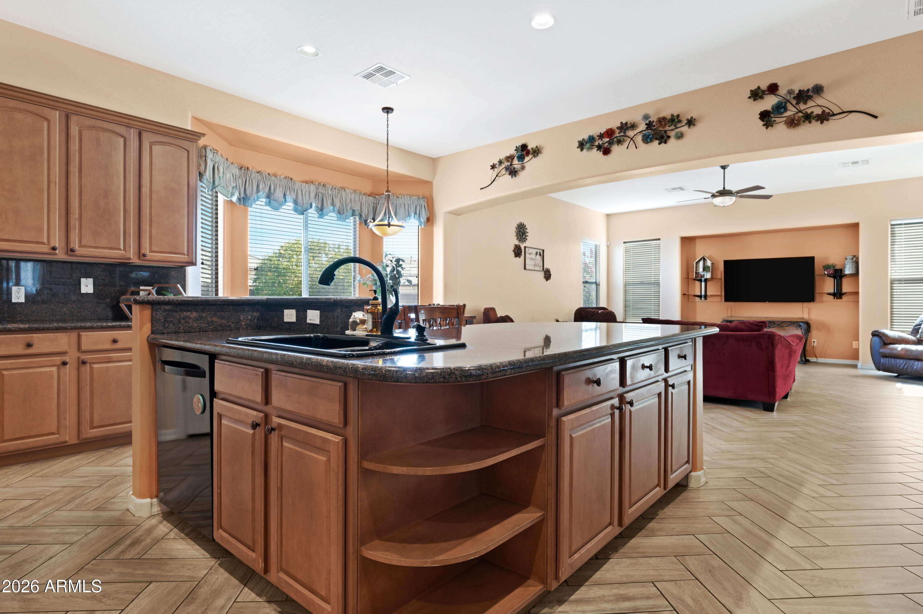 DREAMING SUMMIT UNIT 3B - Residential