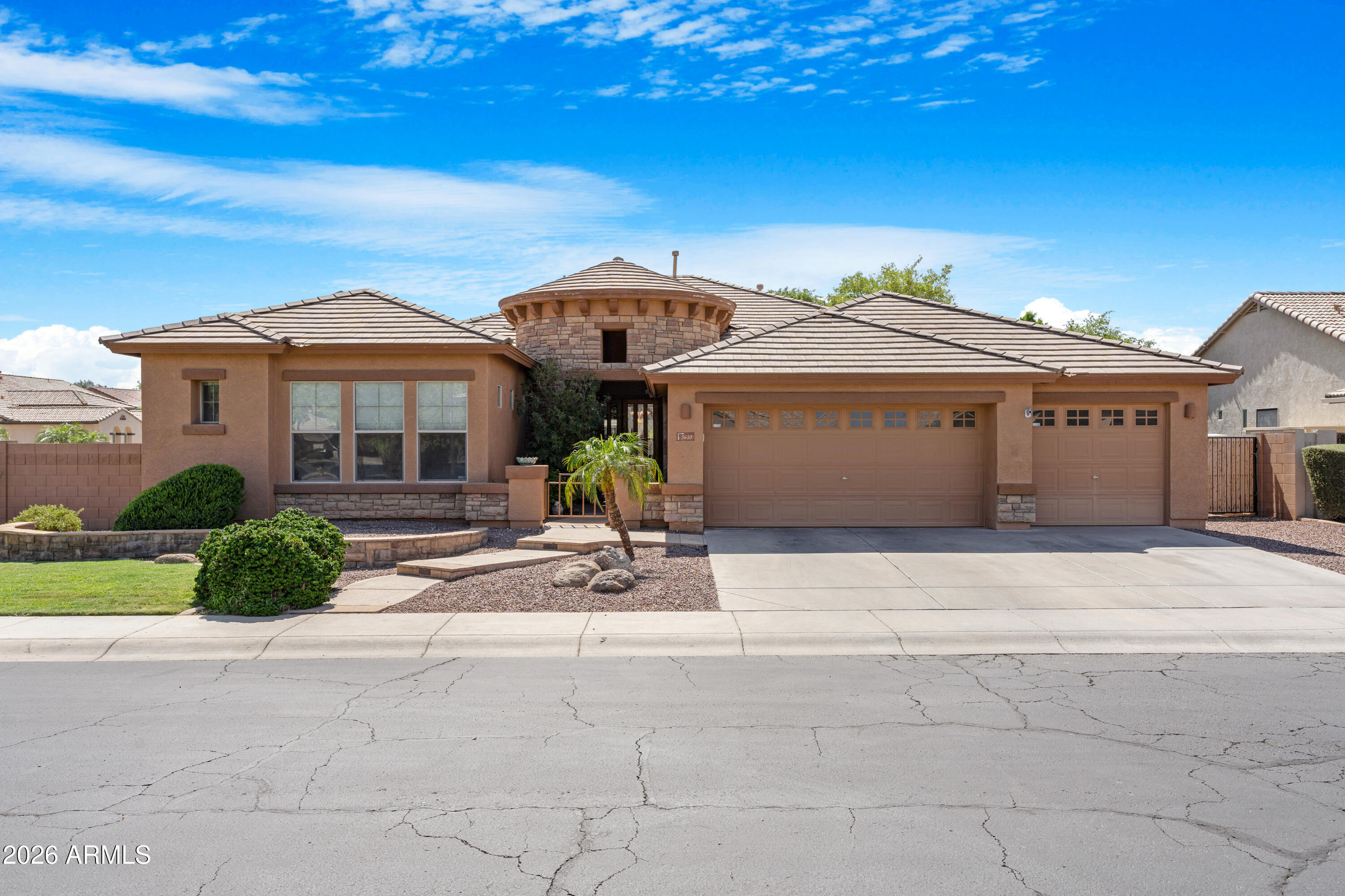 DREAMING SUMMIT UNIT 3B - Residential