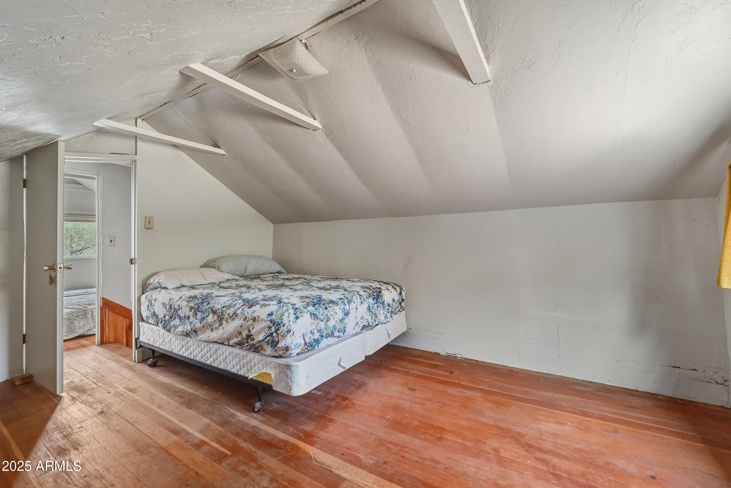 SEE CANYON HOMES - Residential